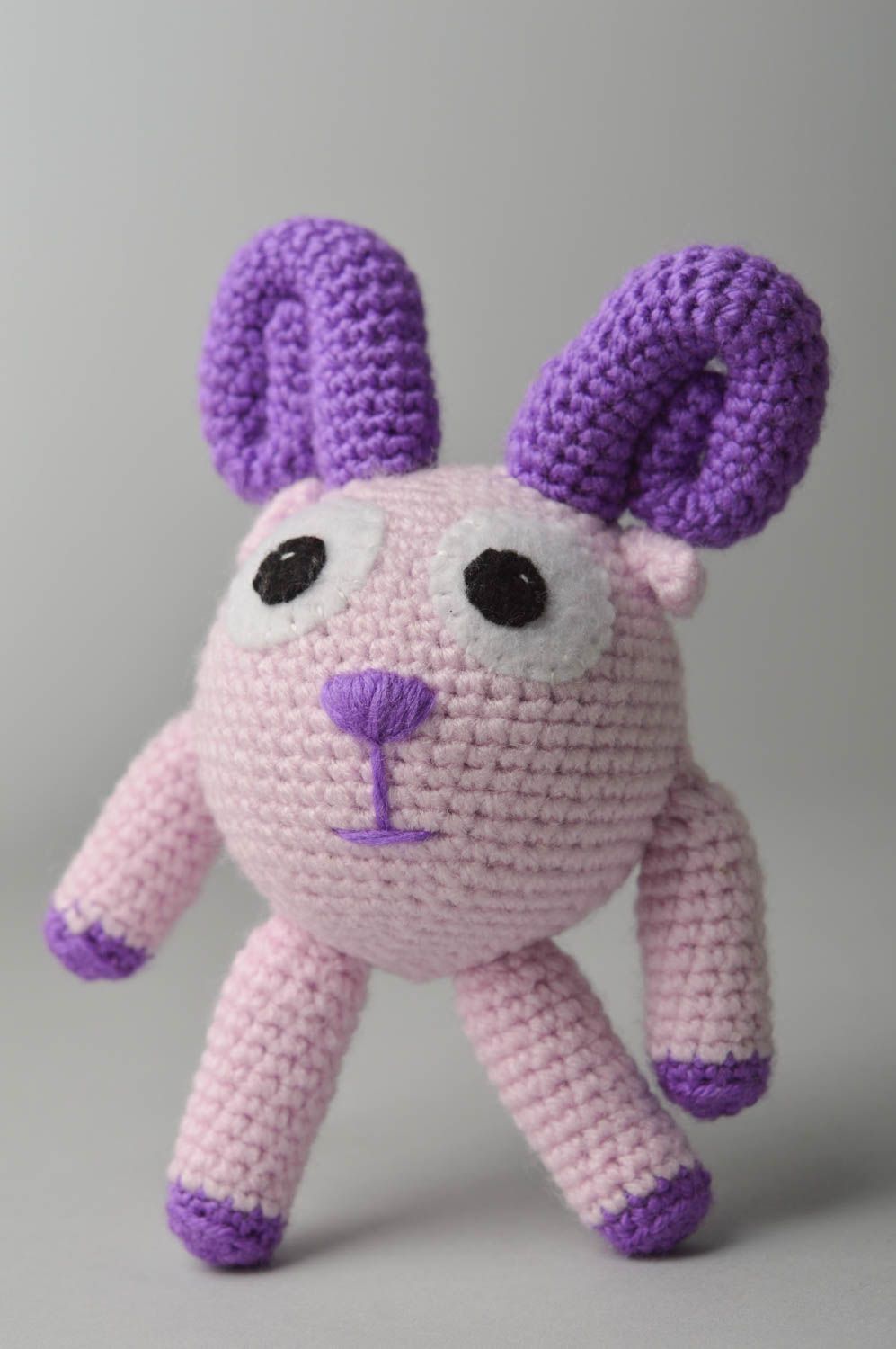 Muñeco de ganchillo juguete tejido a crochet hecho a mano regalo original foto 3