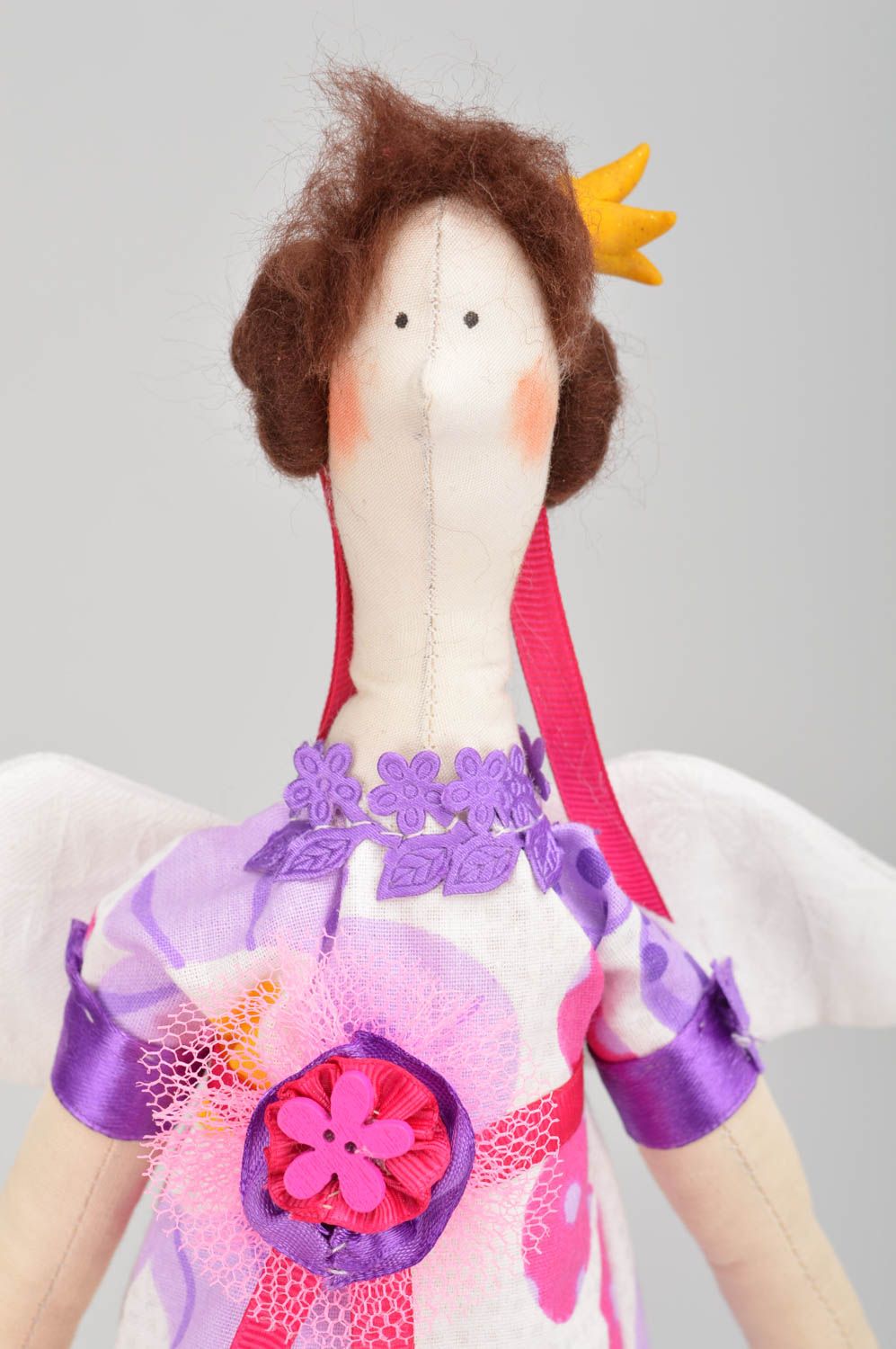 Poupée fée aux ailes en tissu de coton en robe à fleurs faite main décorative photo 4
