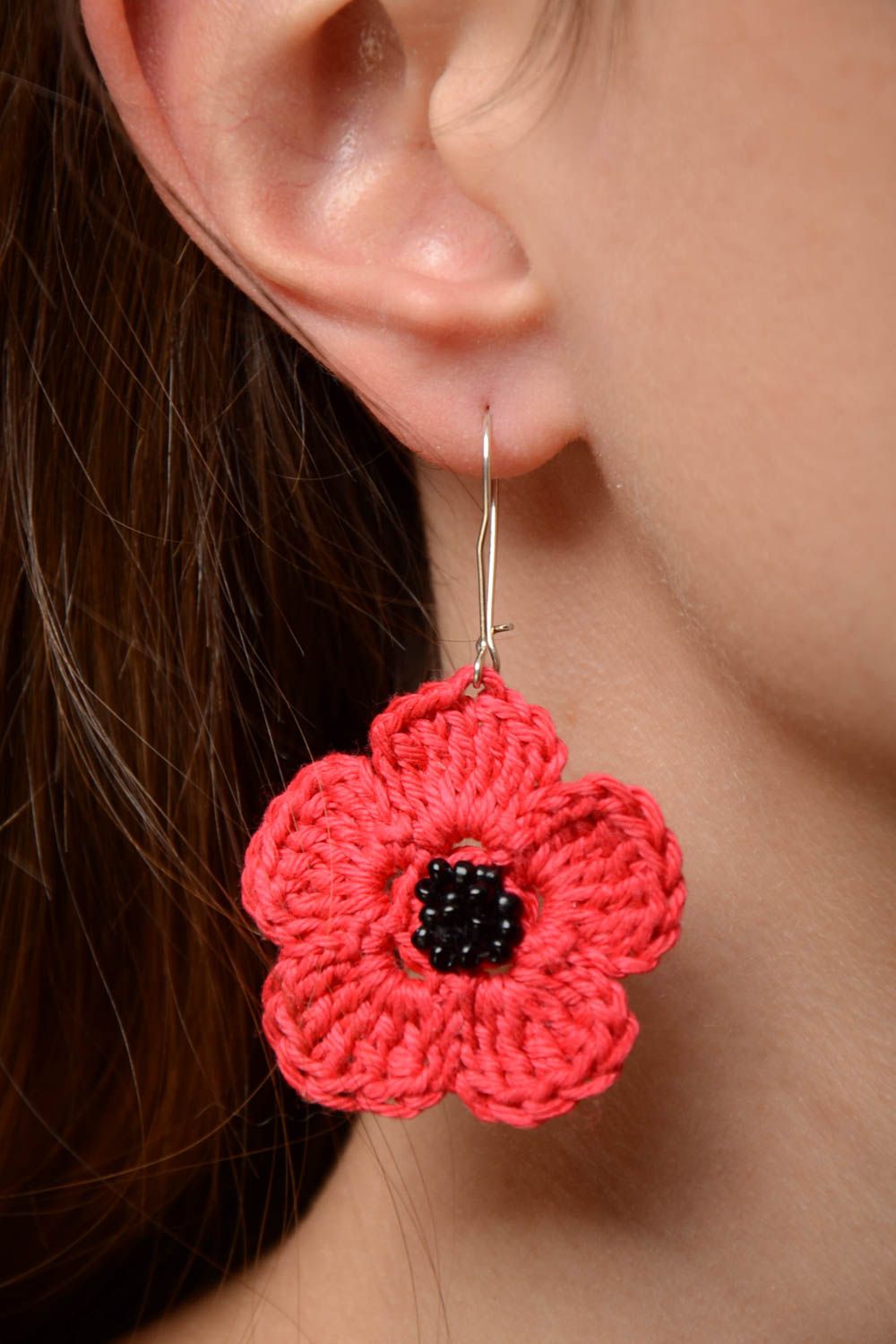 Beautiful handmade crochet flower earrings Red Poppies textile jewelry photo 2