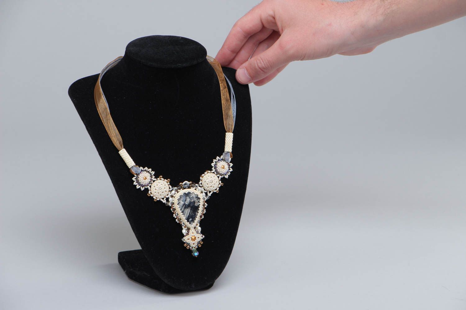 Collier fait main en perles de rocailles avec agate et cristal bijou sur ruban photo 5