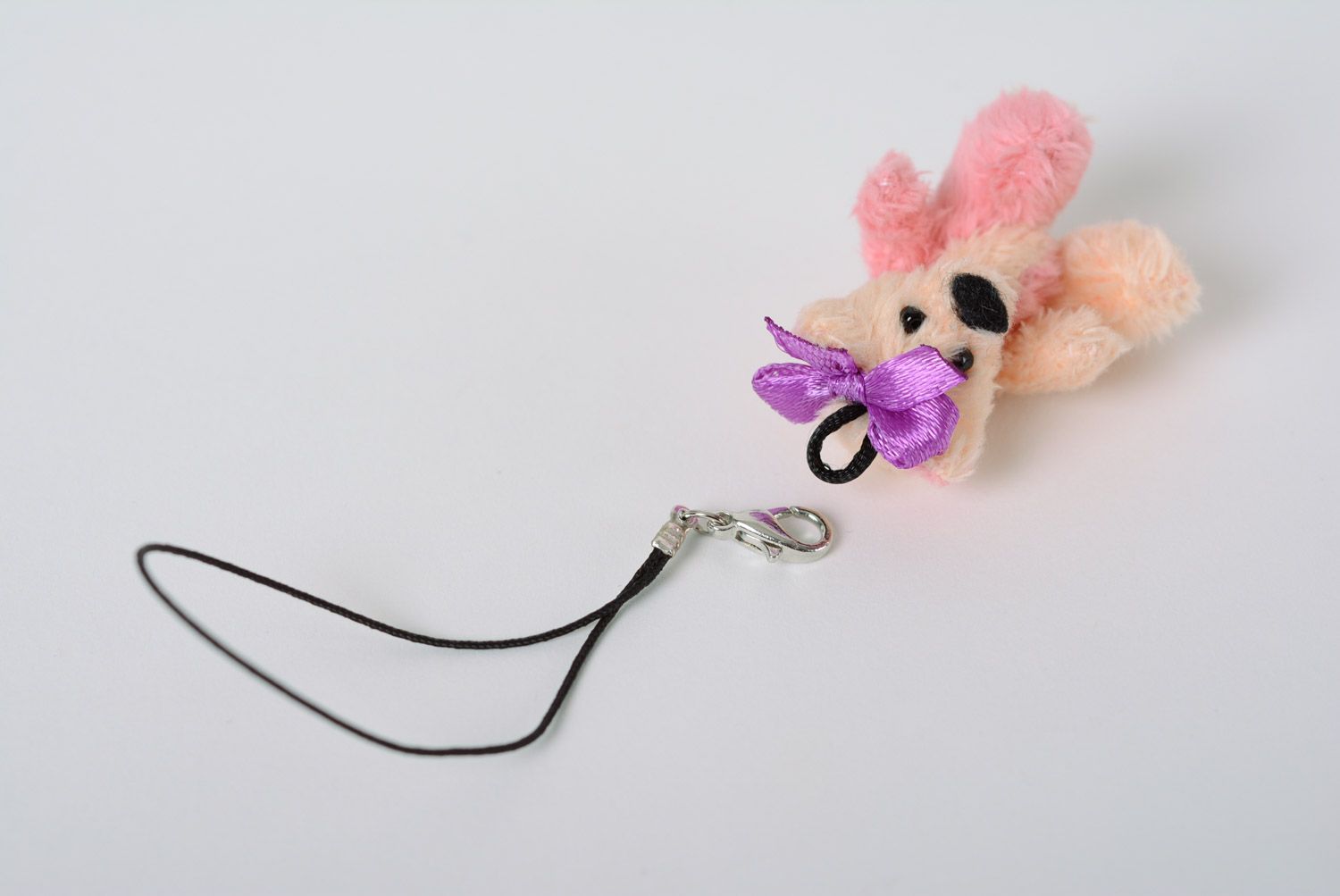 Ourson mou rose porte-clés jouet original fait main cadeau sympa pour fille photo 3