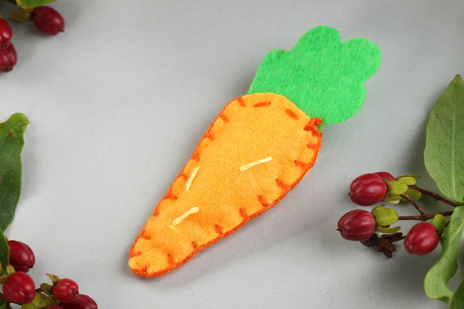 Aimant frigo design Magnet déco fait main feutrine carotte Déco cuisine photo 1