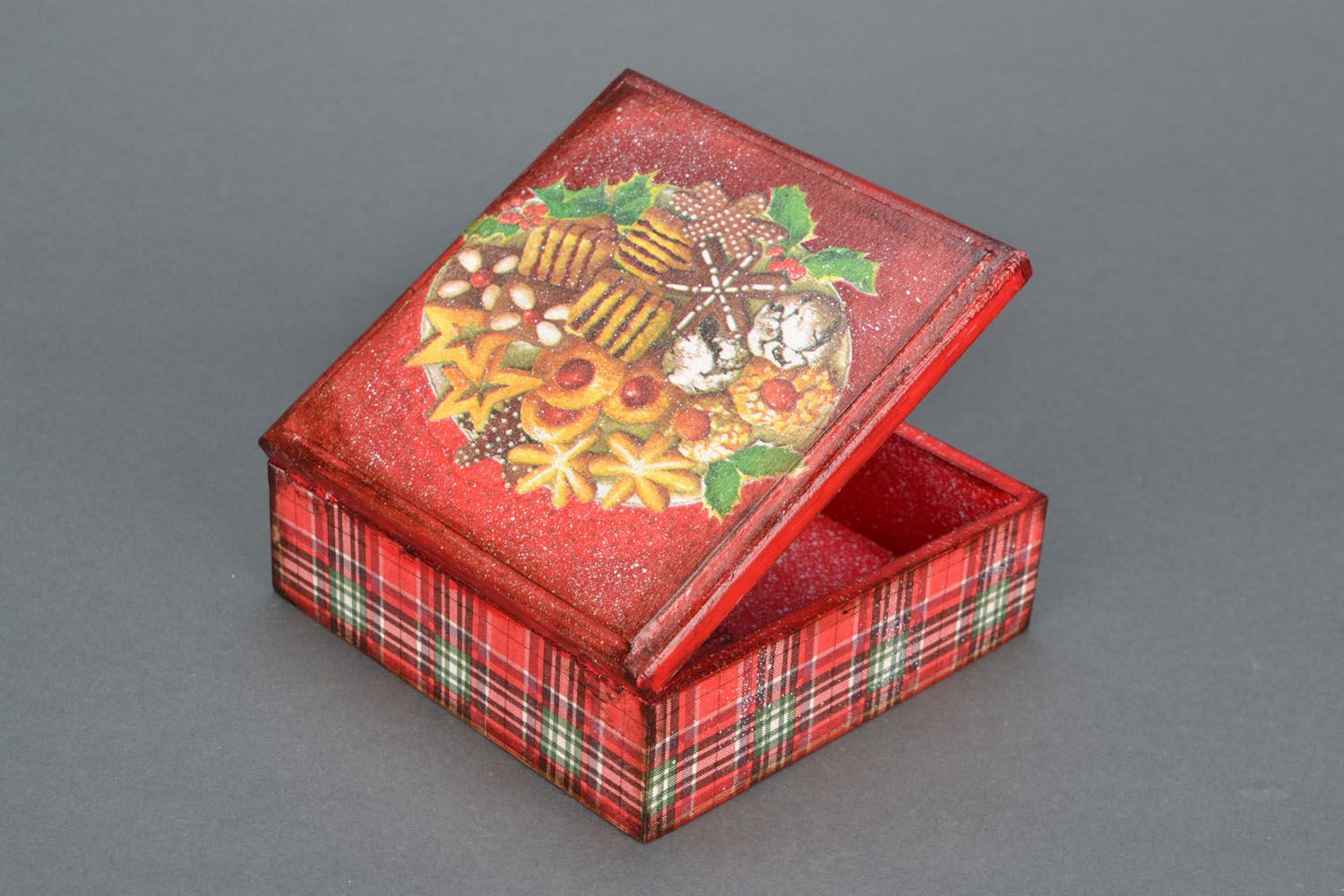 Caja de madera para las galletas de Año Nuevo foto 4