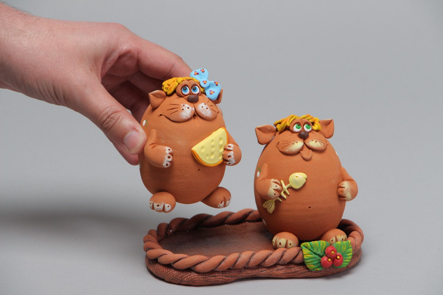 Ensemble de salière et poivrière en céramique brun en forme de chats fait main photo 5