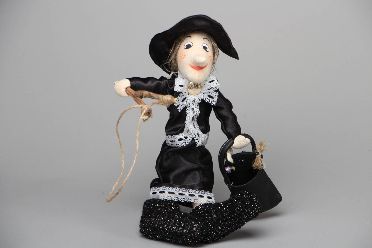Textil Puppe handmade Dame in Schwarz foto 1