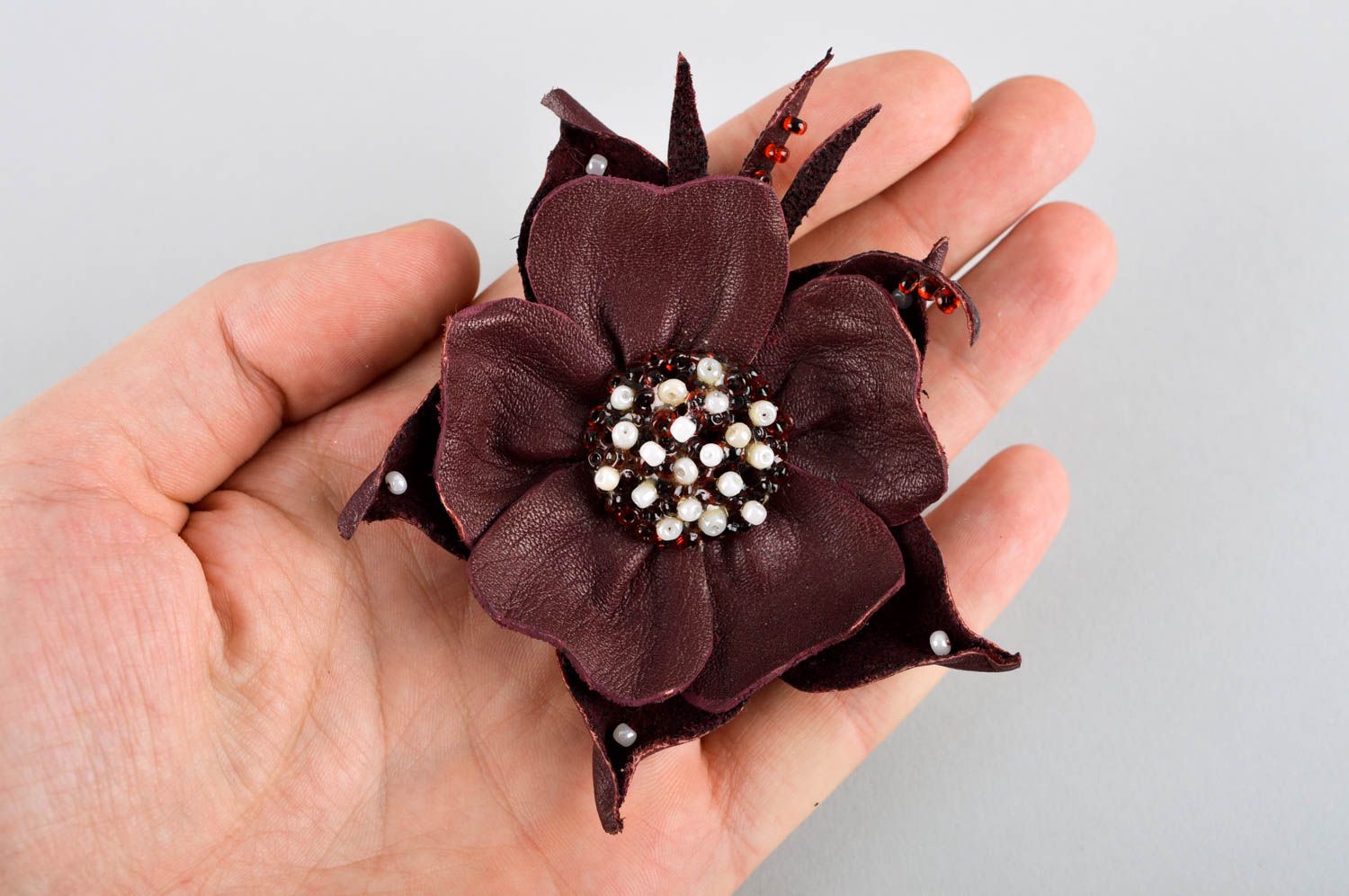 Broche fleur cuir faite main Broche fantaisie Accessoire femme Idée cadeau photo 5