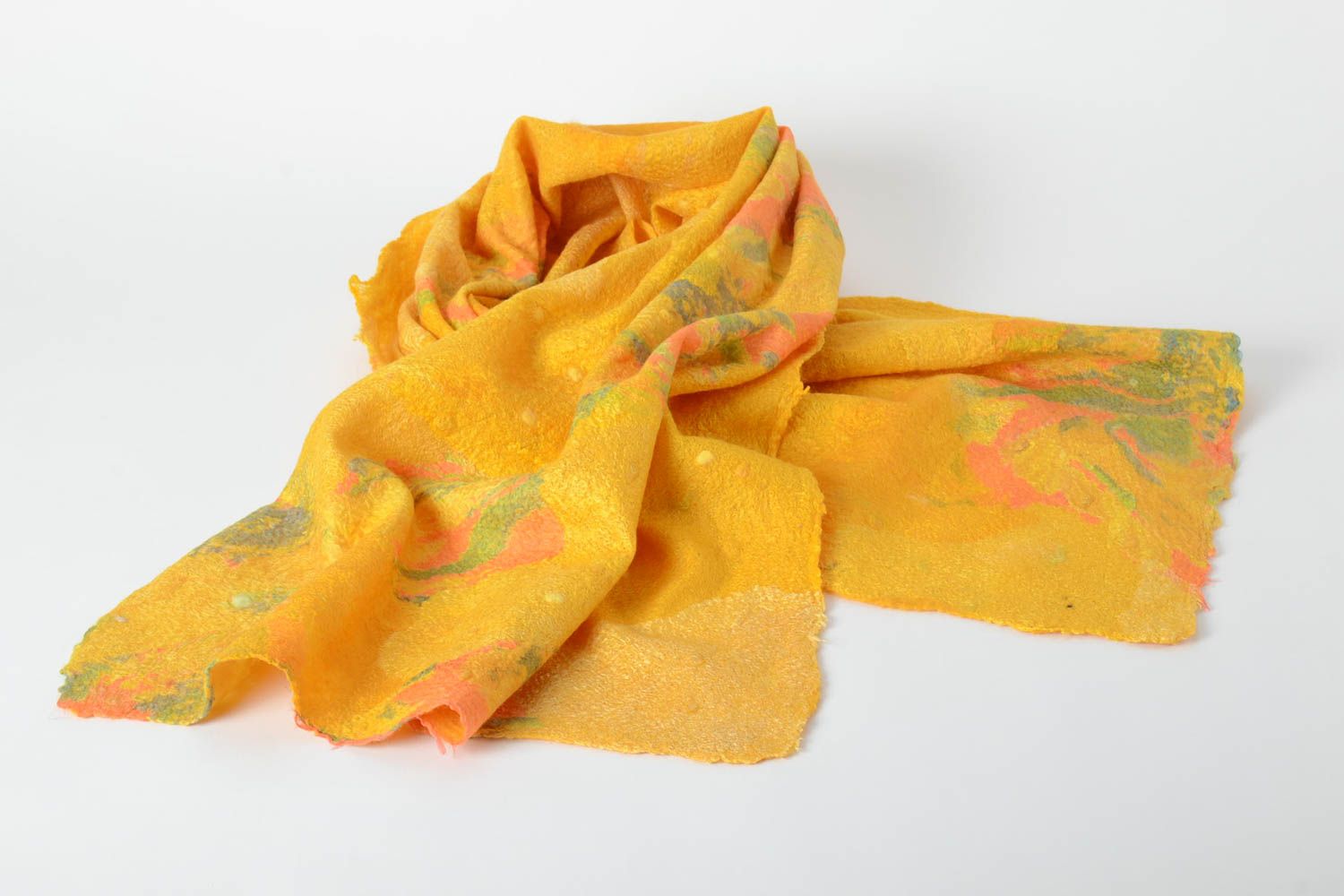 Женский шарф палантин ручной работы валяный палантин из шерсти желтый светлый фото 4