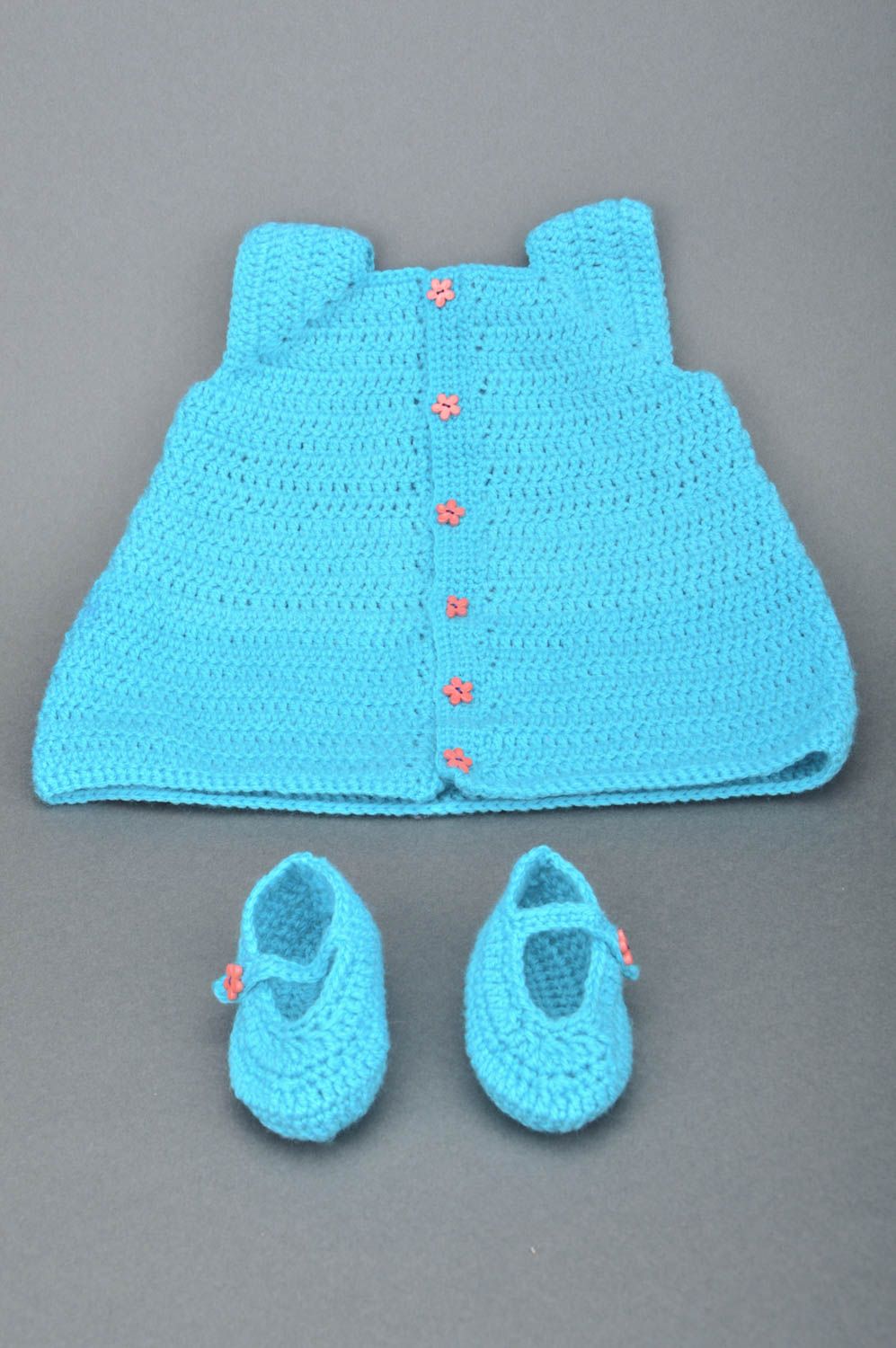 Set of handmade crochet baby girl clothes of blue color vest and shoes 2 items photo 2