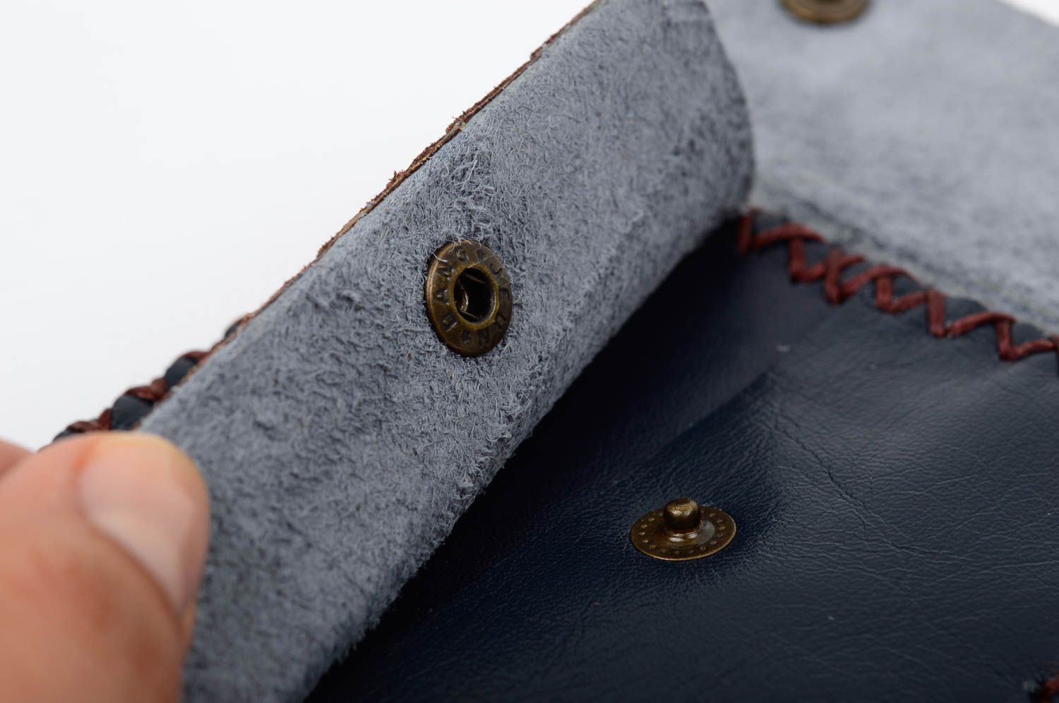 Синий бумажник из натуральной кожи ручной работы для мужчины на кнопках фото 4