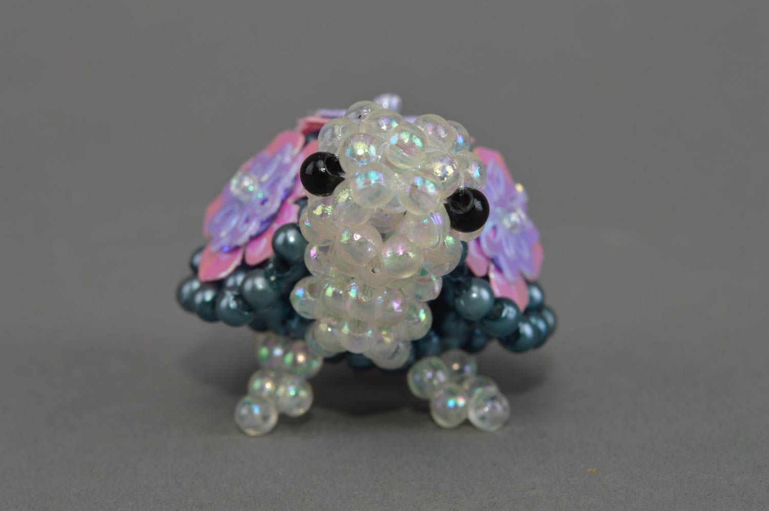 Originelle handgemachte schöne kleine Figurine Schildkröte aus Glasperlen  foto 4