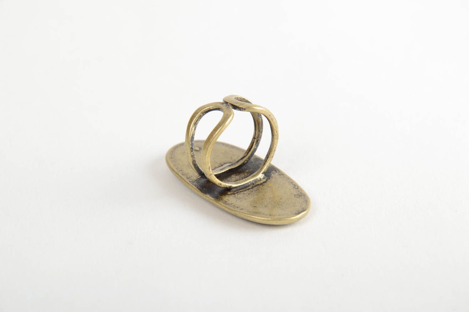 Stilvoller schöner ovaler Blumen Ring mit Epoxidharz schwarz Künstler Handarbeit foto 3