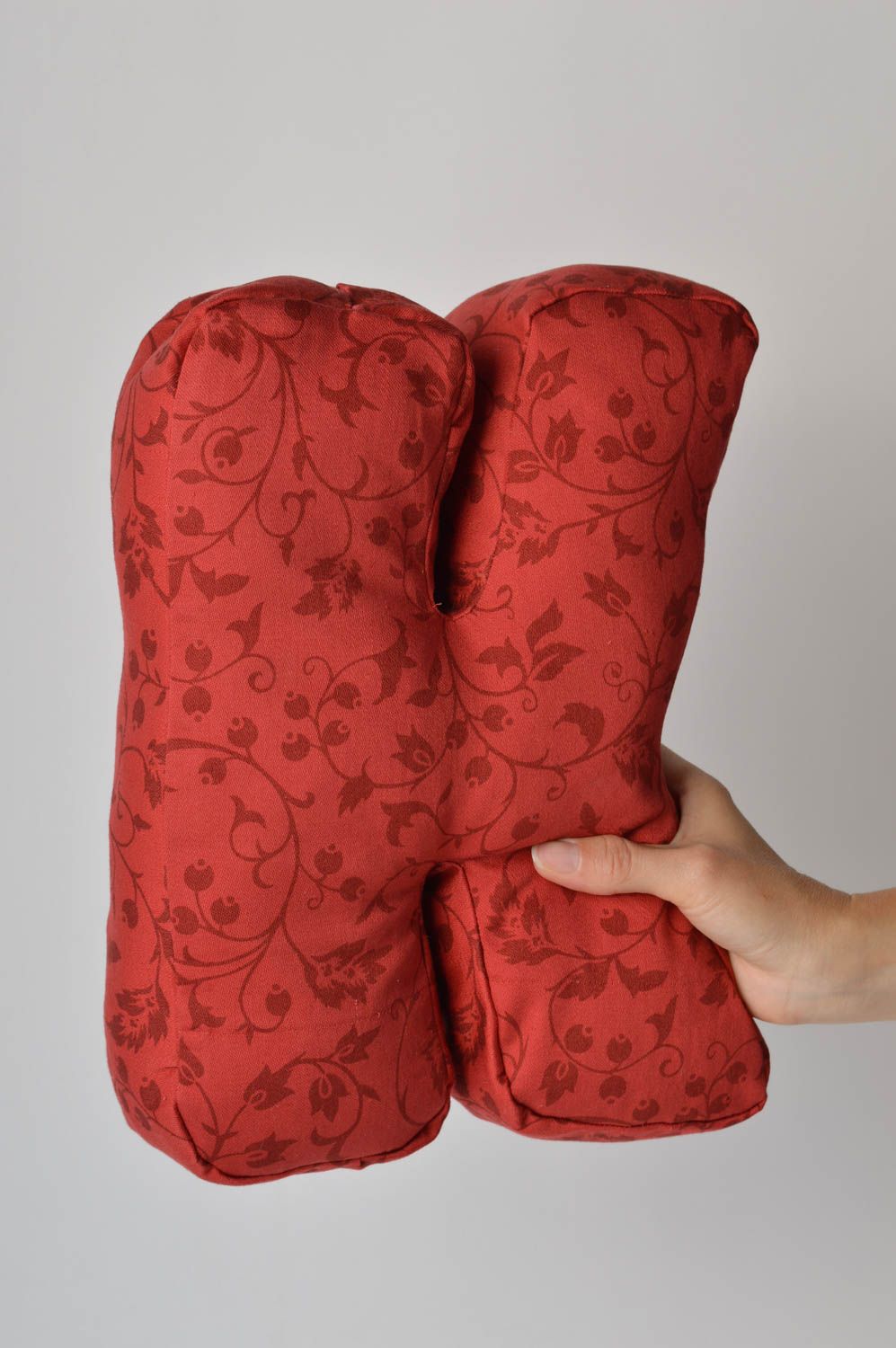 Декоративная подушка ручной работы подушка-буква из жаккарда мягкая буква К фото 1