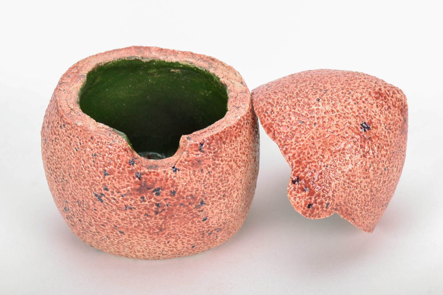 Bacia para açúcar de cerâmica feita à mão coberta com esmalte na forma de um ovo de dragão foto 4