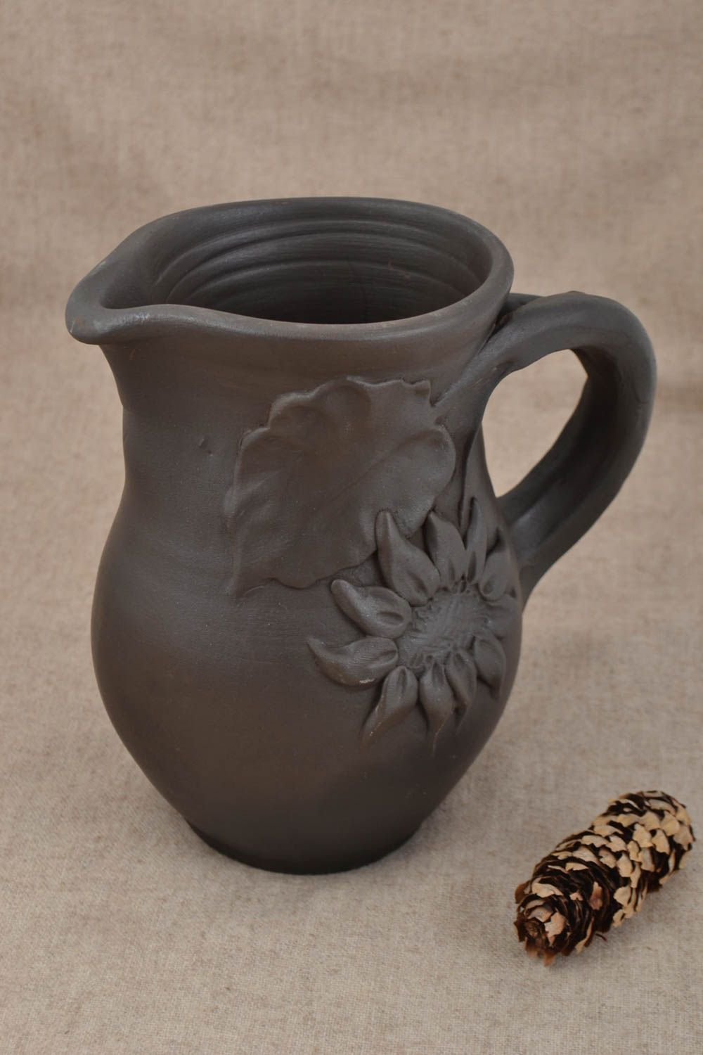 60 oz ceramic  lead-free clay pitcher jug with molded sunflower 1,85 lb photo 1