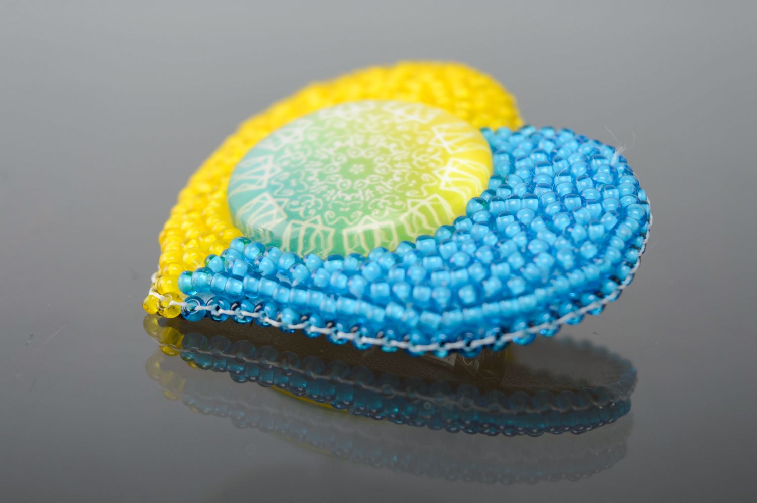Two colored beaded brooch in the shape of heart photo 3