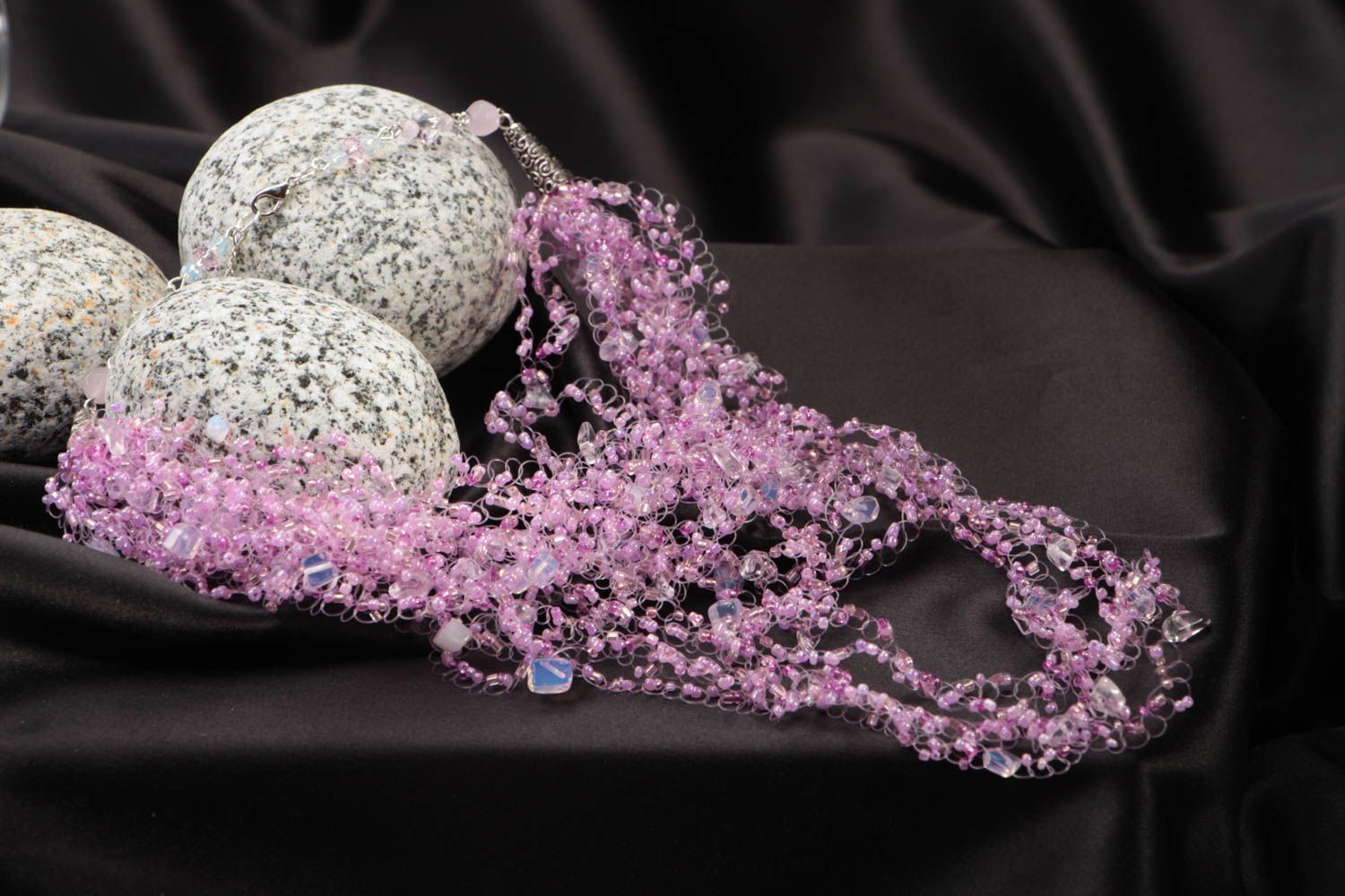 Handgemachtes zartes luftiges Glasperlen Collier mehrreihig in Rosa für Damen foto 1