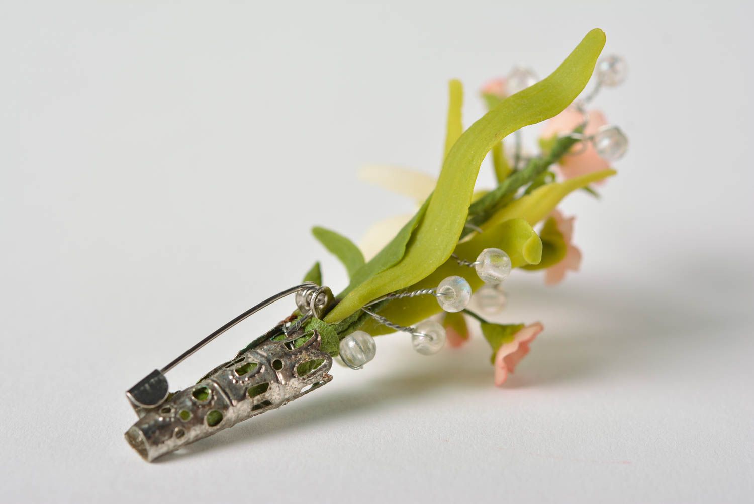 Petite broche en pâte polymère bouquet de fleurs des champs faite main photo 2