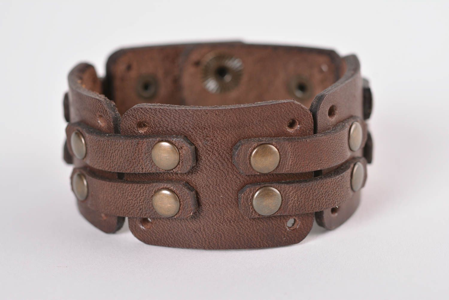 Bracelet cuir Bijou fait main Accessoire design original de couleur brune photo 2