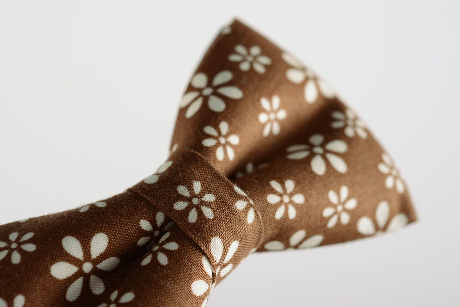 Brown floral bow tie  photo 4