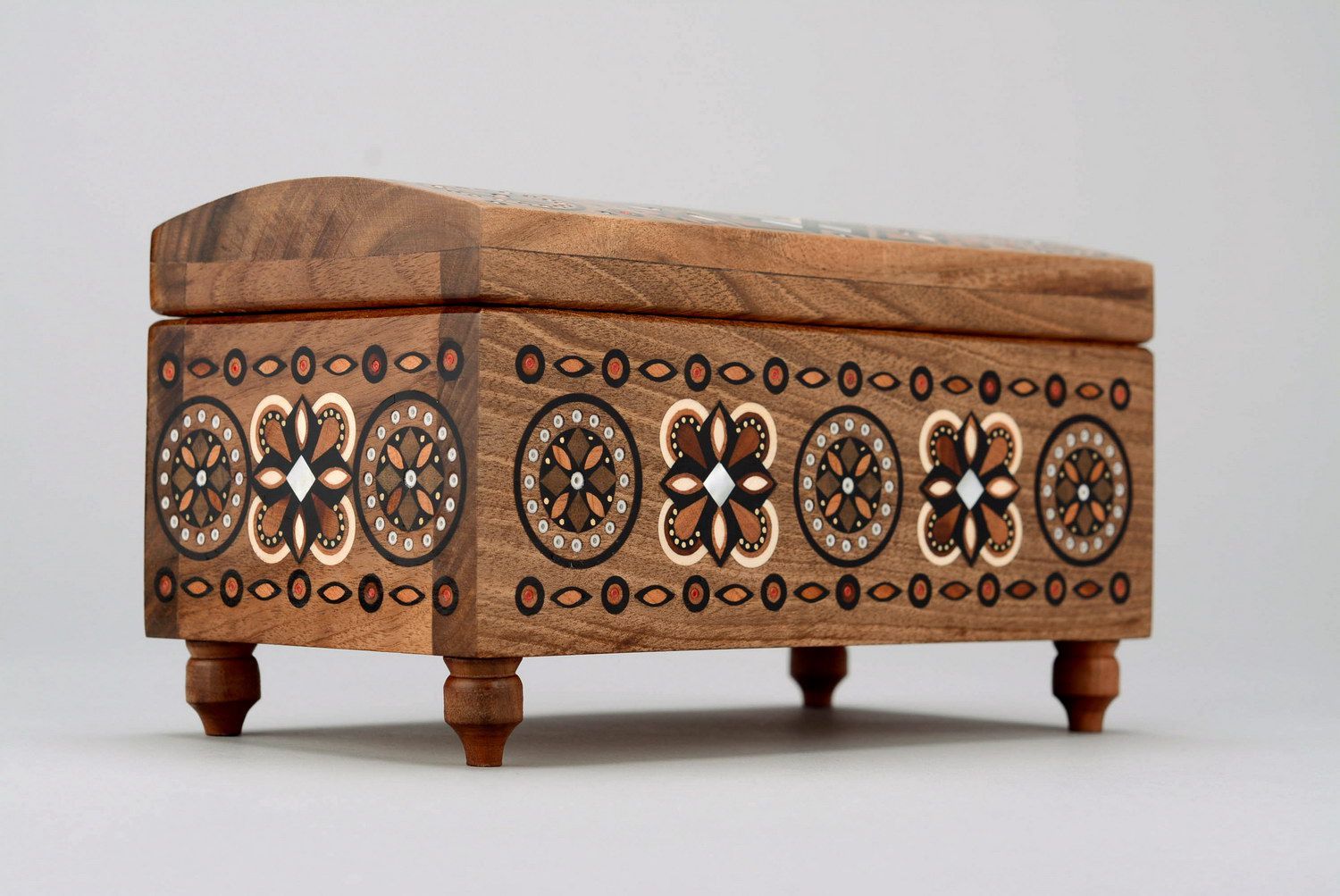 Wooden box inlaid with wood pieces photo 2
