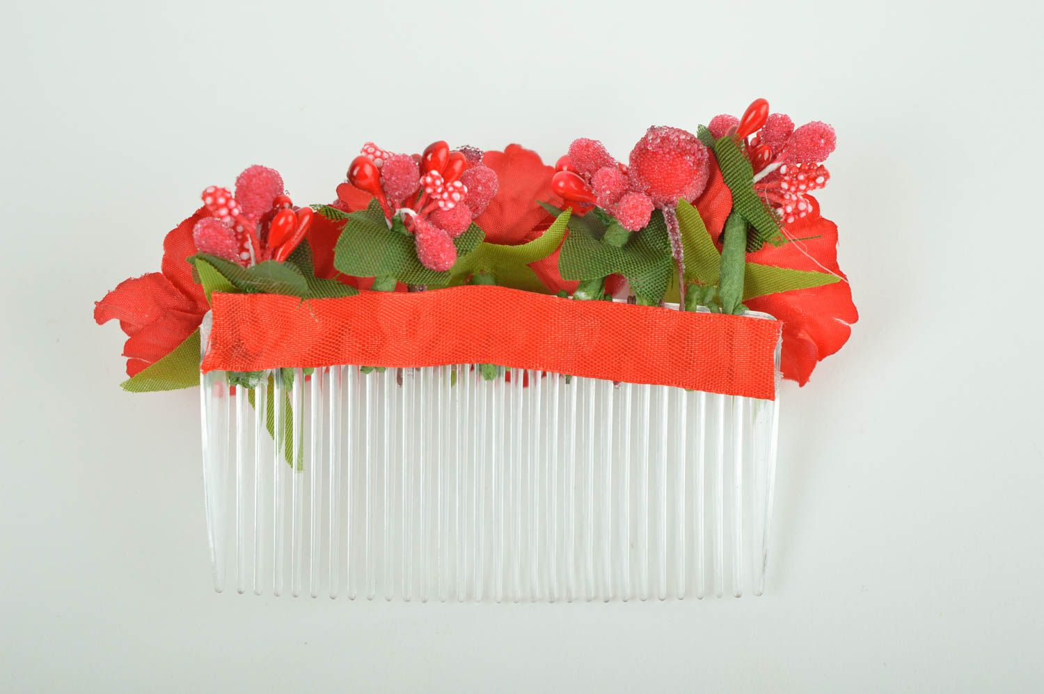 Peigne fleurs rouges fait main Accessoire cheveux original Cadeau pour femme photo 3