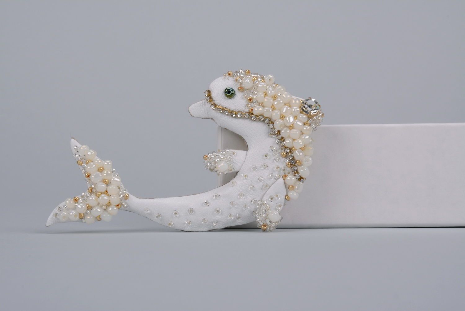 Brooch White Dolphin photo 1