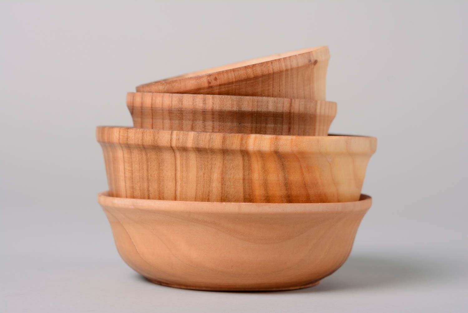 Набор деревянных тарелок разных размеров 4 штуки фото 2