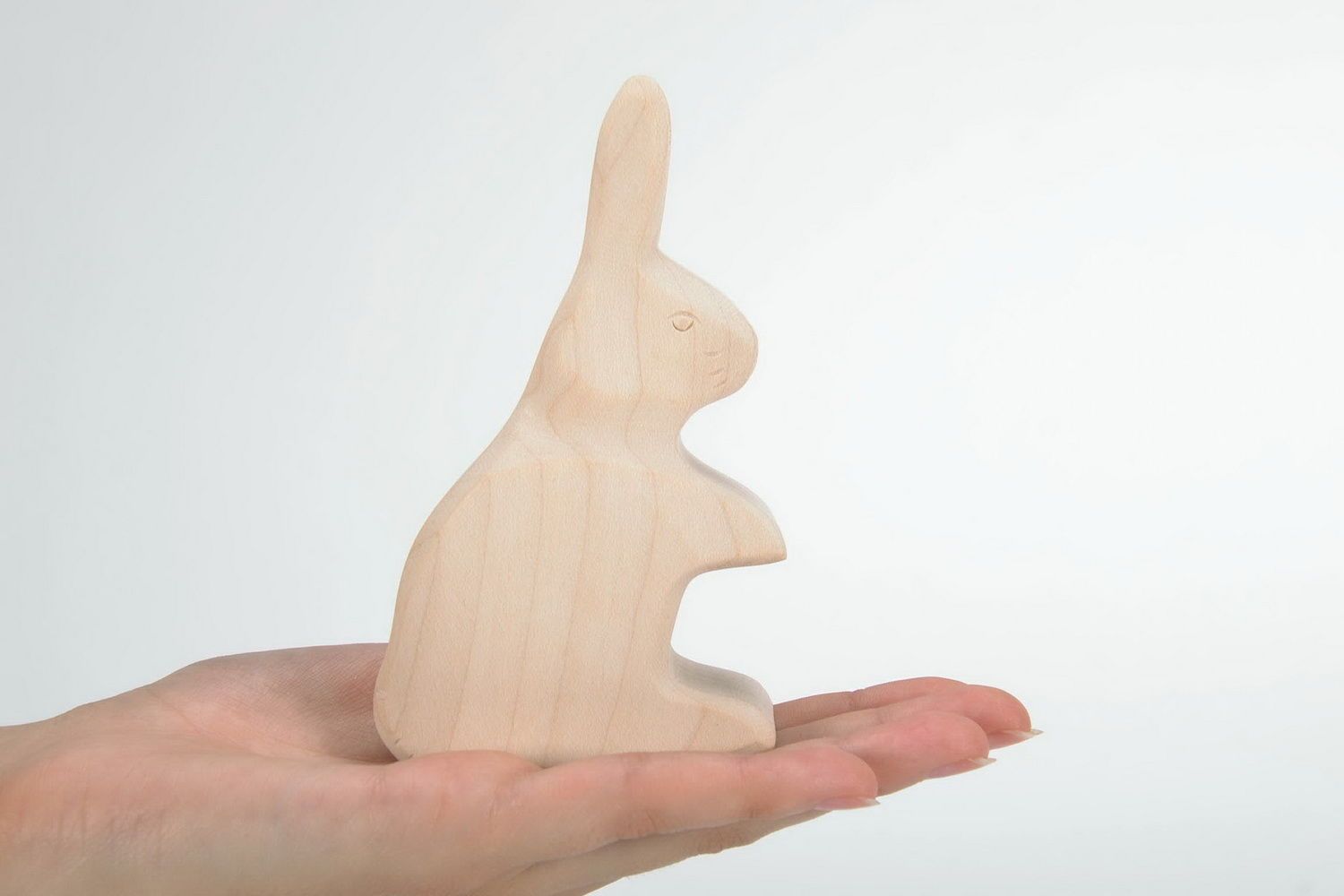 Figurine de bois sculptée à main Lapin photo 1
