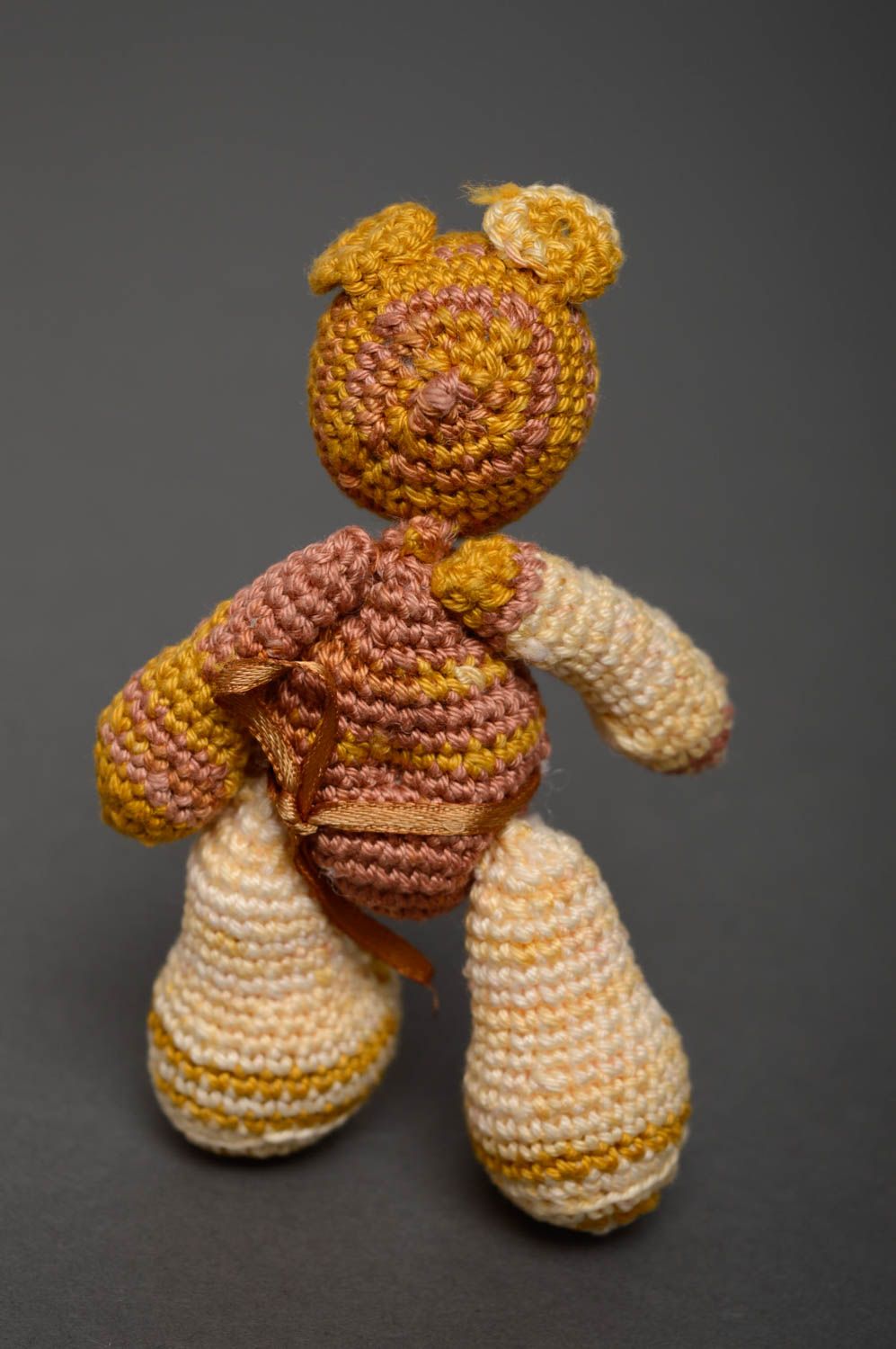 Peluche tricotée Ours avec abeille  photo 5