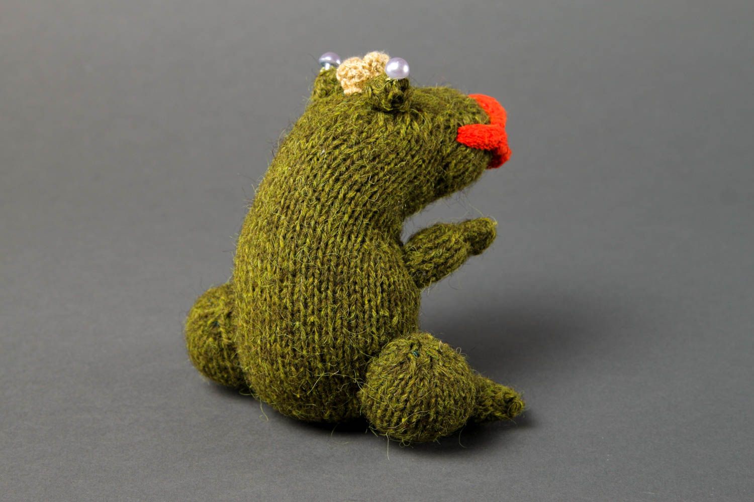 Jouet tricoté Peluche grenouille faite main Cadeau unique enfant au tricot photo 3