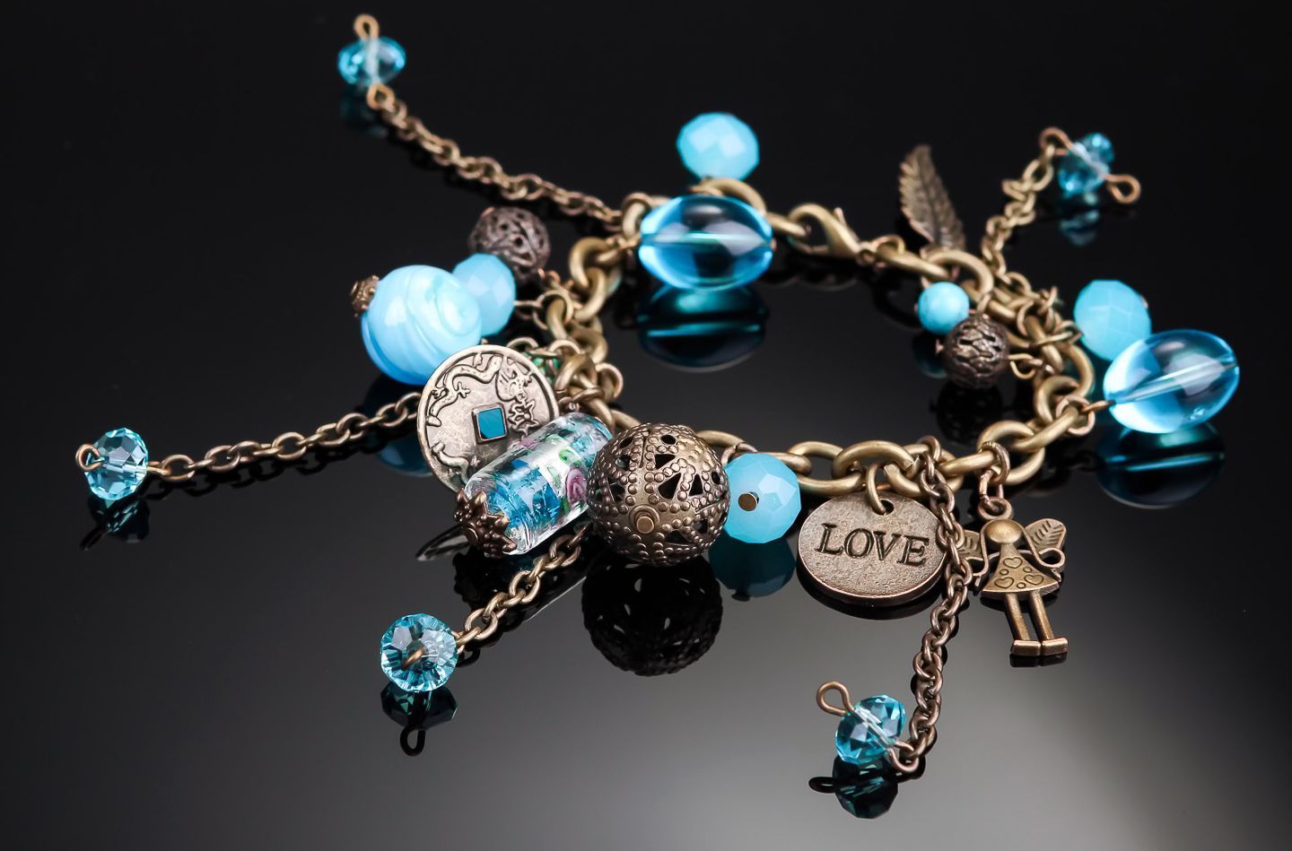 Bracelet made of crystal and turquoise photo 3