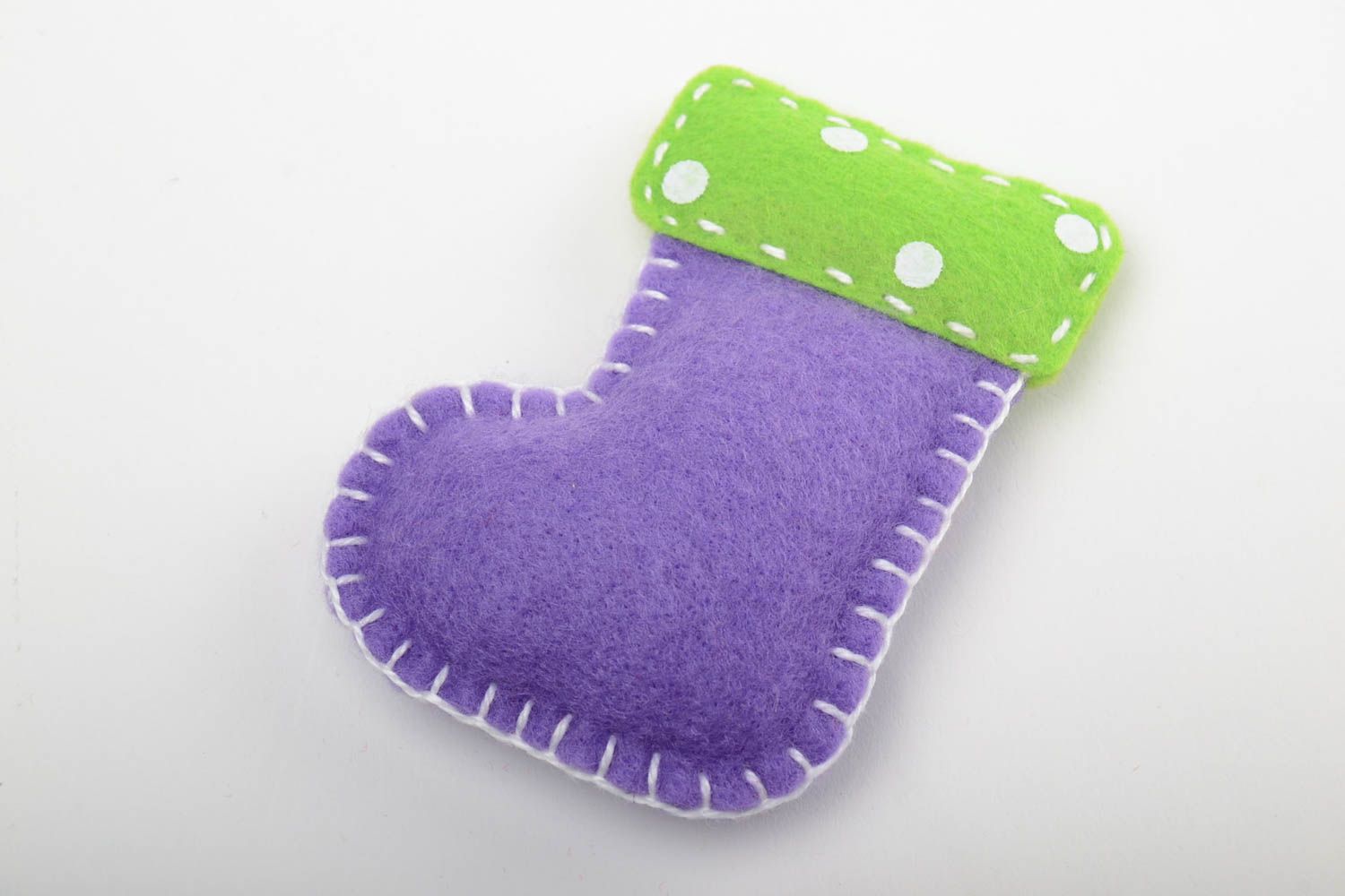 Weiches handgemachtes Lernspielzeug Stiefel aus Filz für Kinder und Dekor violett und grün foto 2