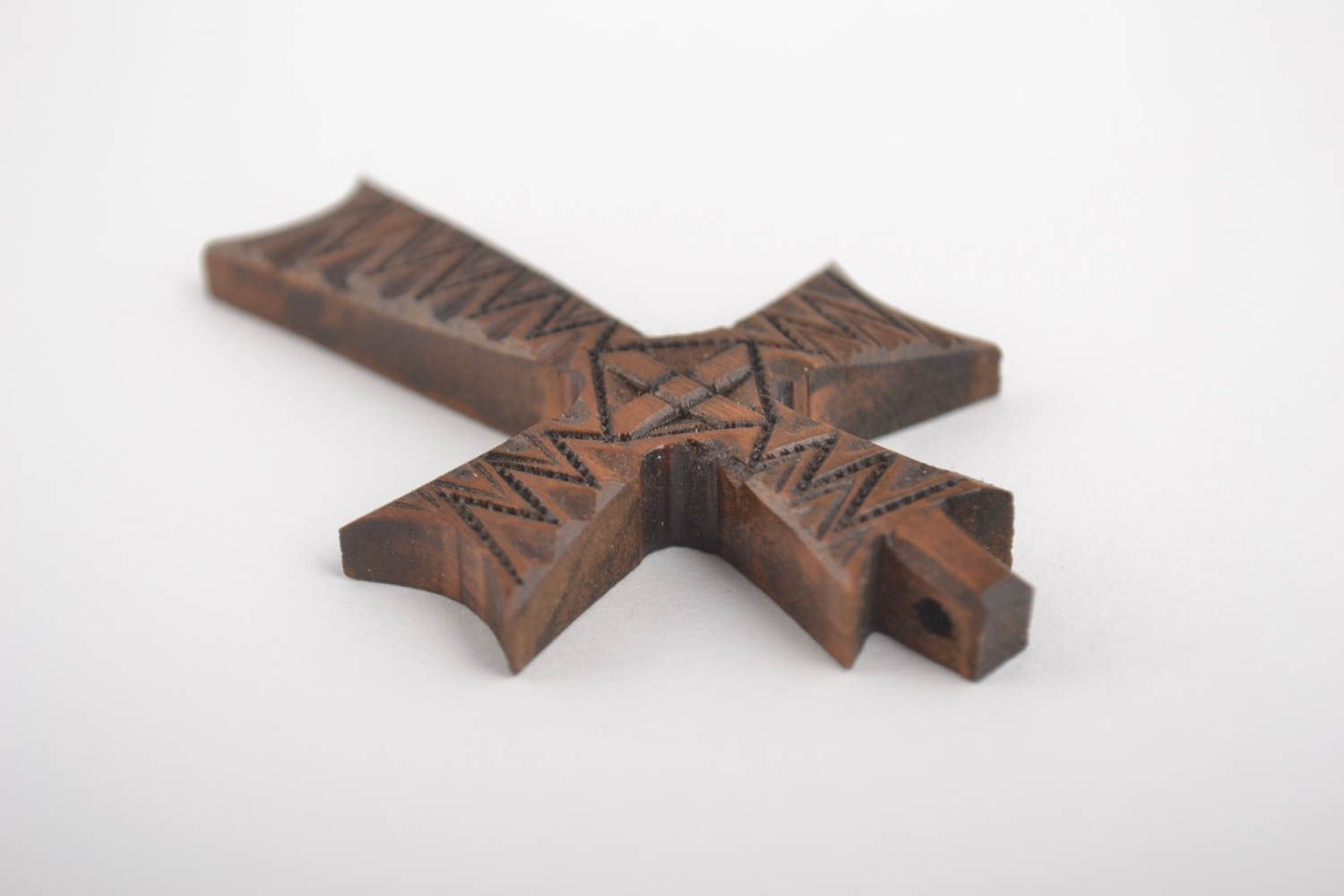 Pendentif croix Bijou ethnique fait main en bois Accessoire femme design photo 4