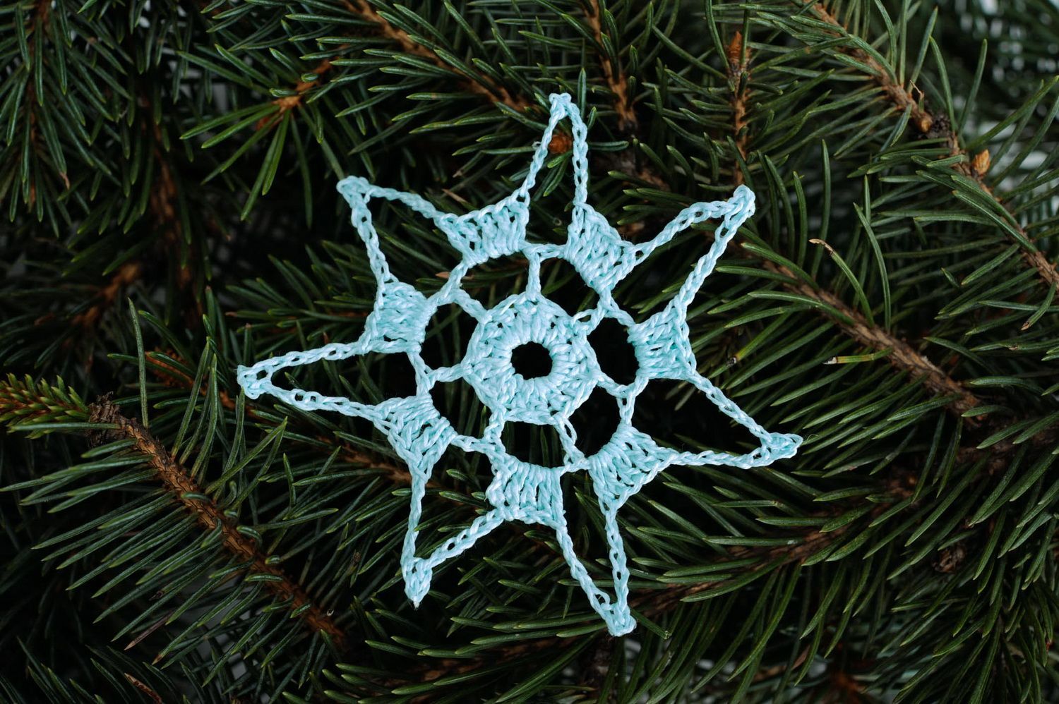 Brinquedo de Natal em croché artesanal Floco de Neve azul foto 2