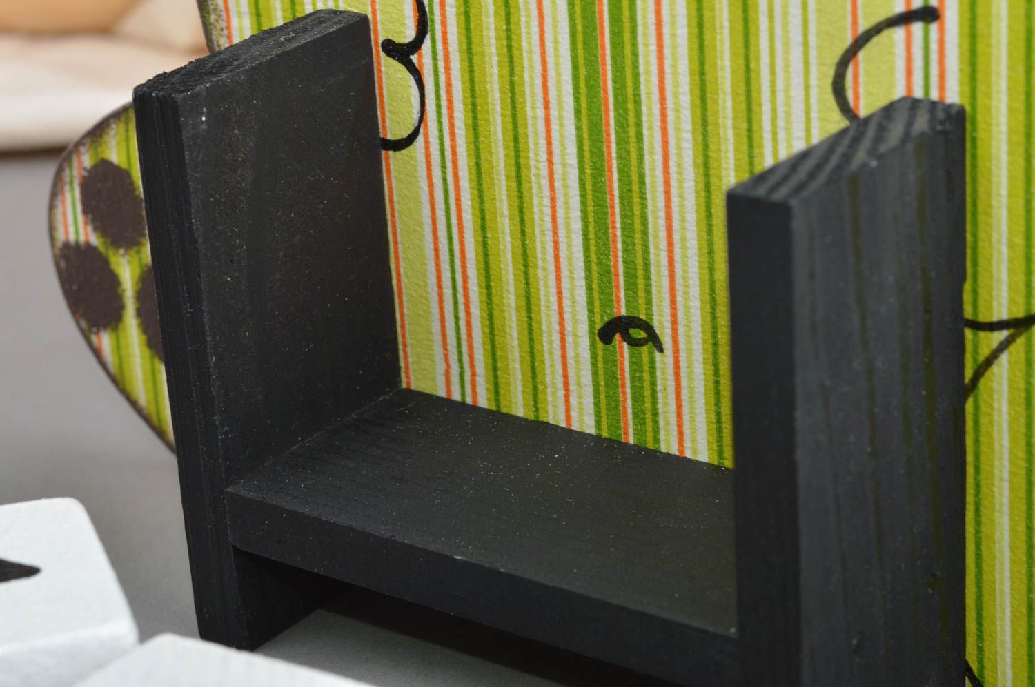 Calendrier perpétuel en bois fait main de table avec cubes pour enfant Ours rayé photo 5