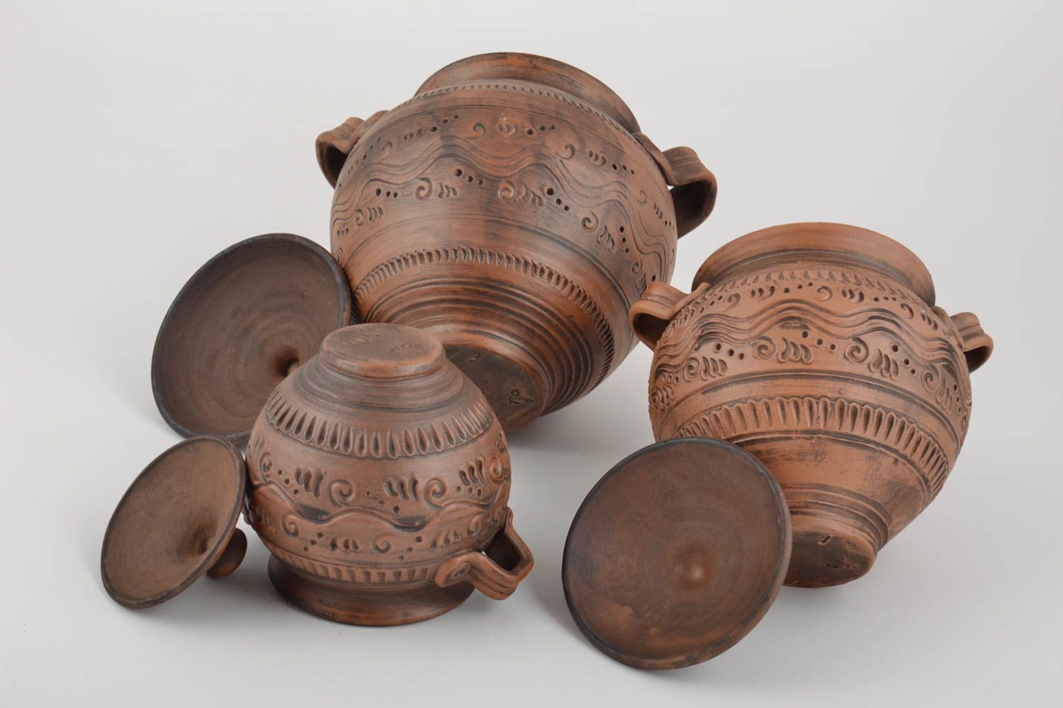 Ensemble de cocottes céramiques marron faites main ornementées 3 pièces photo 5
