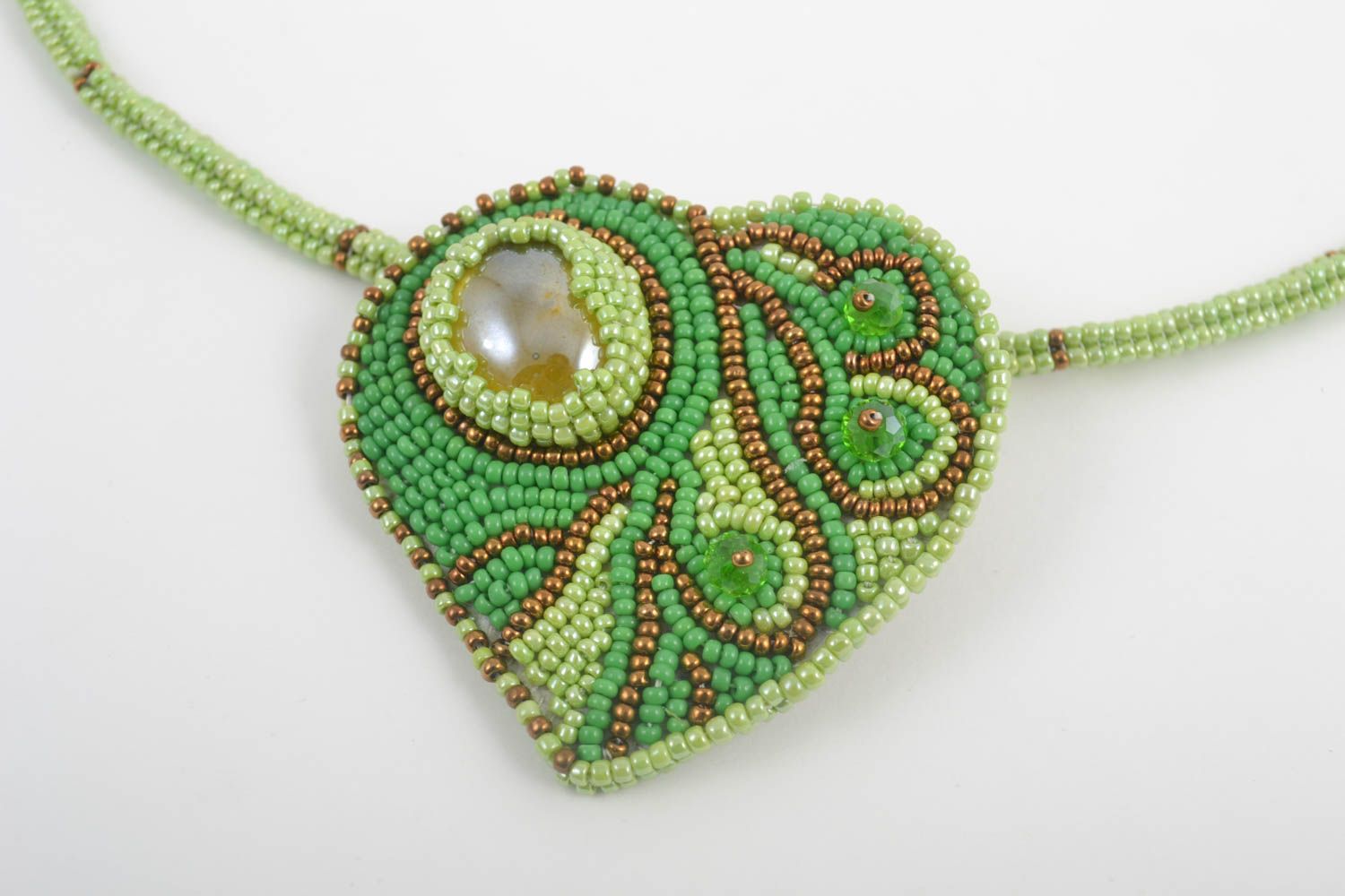 Кулон ручной работы украшение на шею зеленое в виде сердца модная бижутерия фото 2