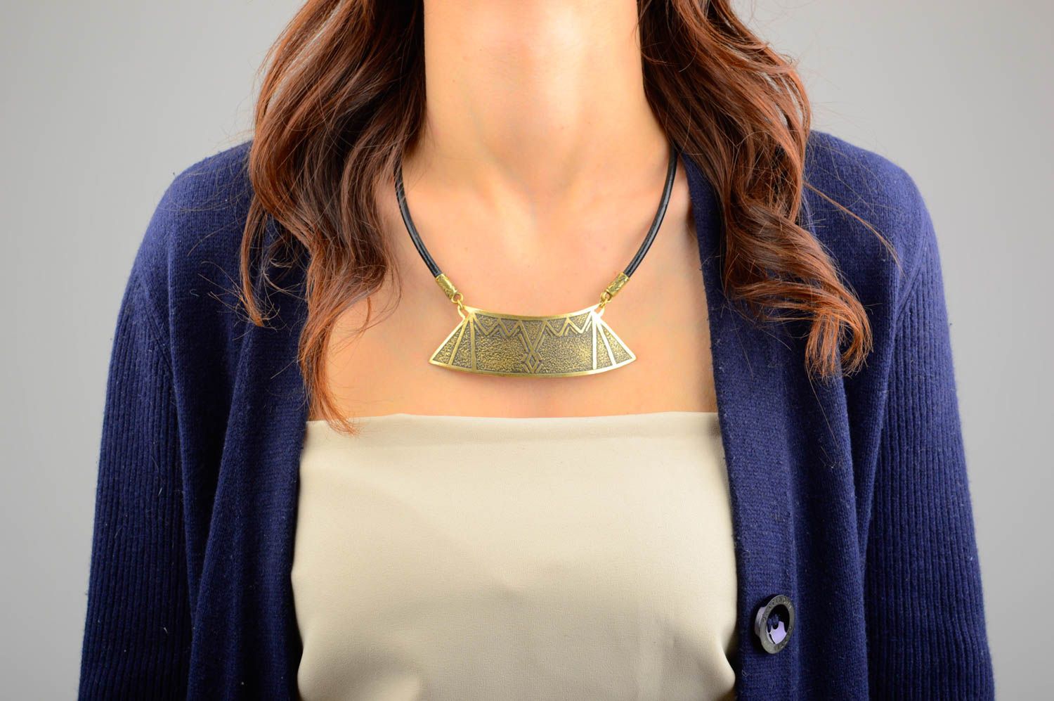 Damen Collier handgeschaffen Metall Schmuck aus Messing Damen Halskette foto 1