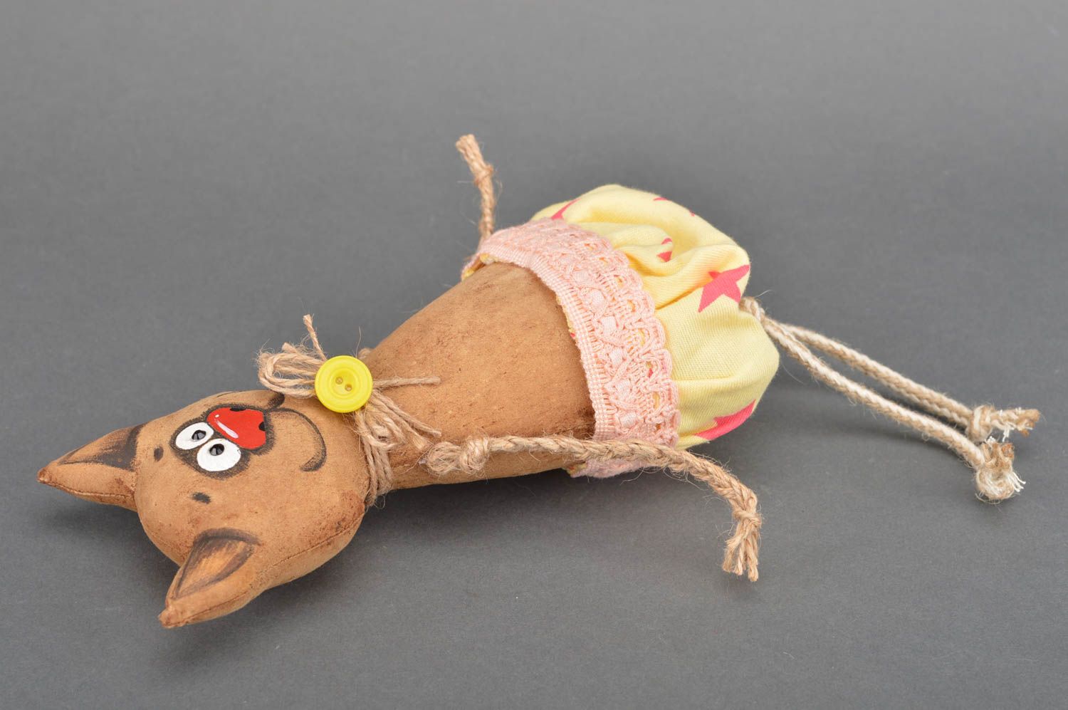 Интерьерная игрушка Кот из хлопка коричневый красивый декор ручной работы фото 2