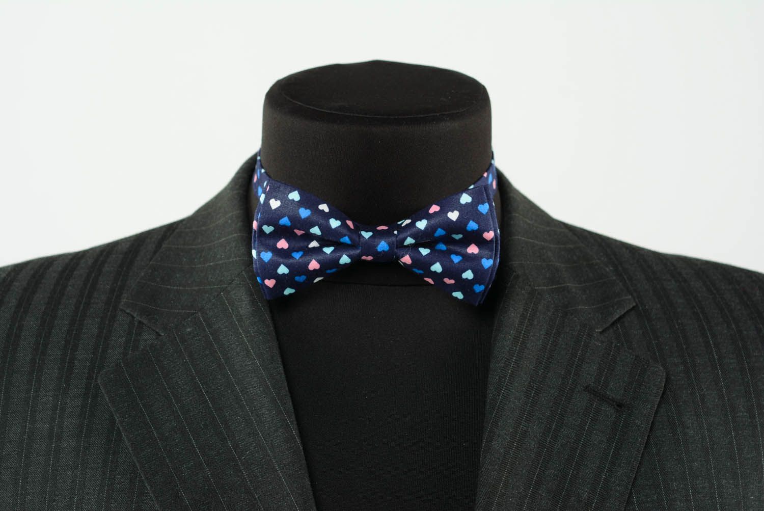 Bow tie with hearts photo 2