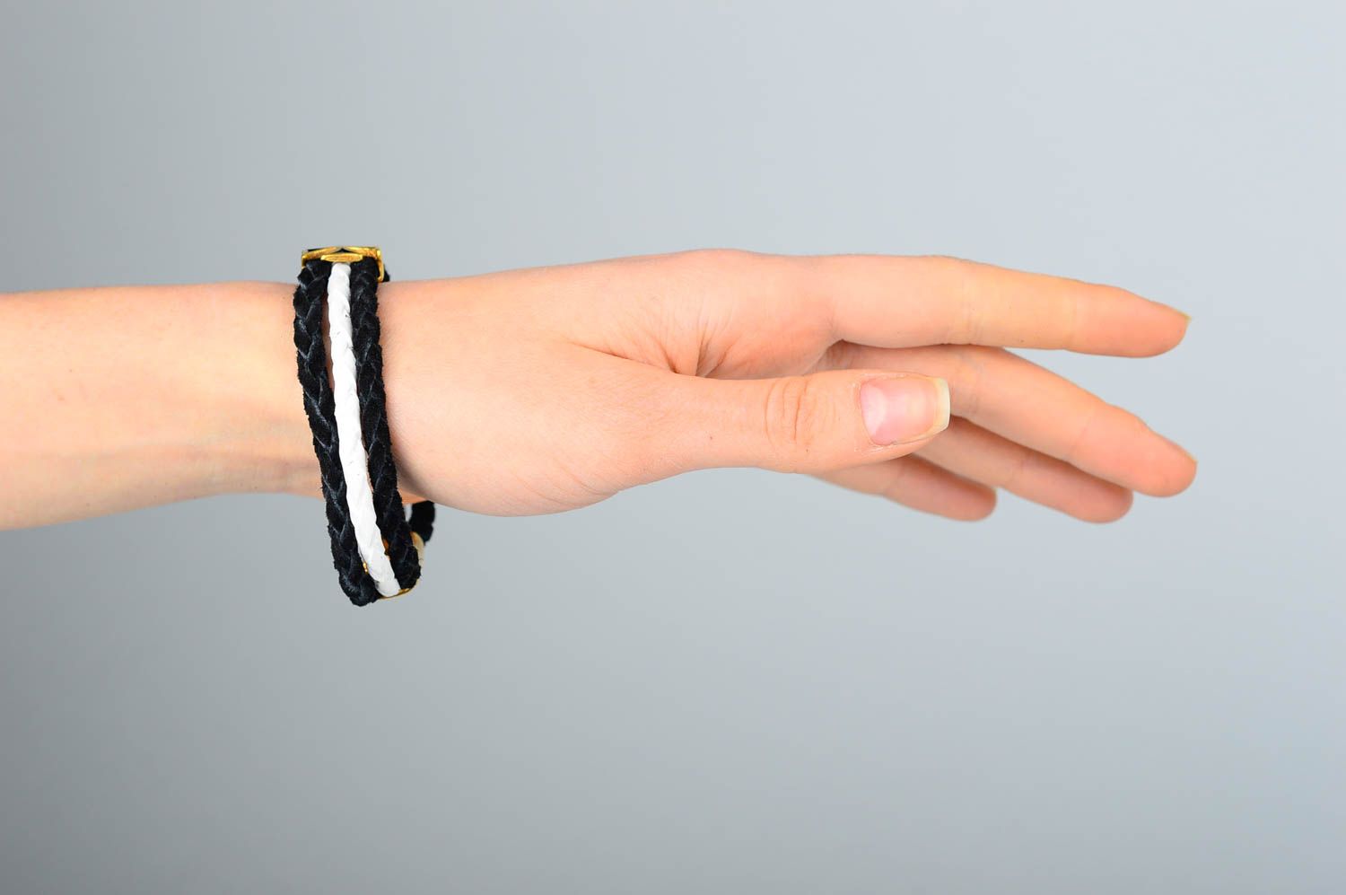 Кожаный браслет хэнд мэйд браслет на руку необычный плетеный украшение из кожи фото 1