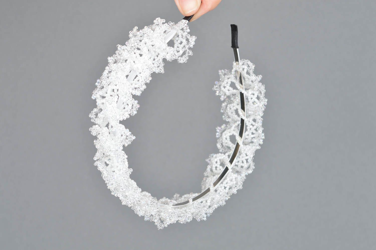Beautiful white handmade woven beaded lace headband on thin basis photo 3