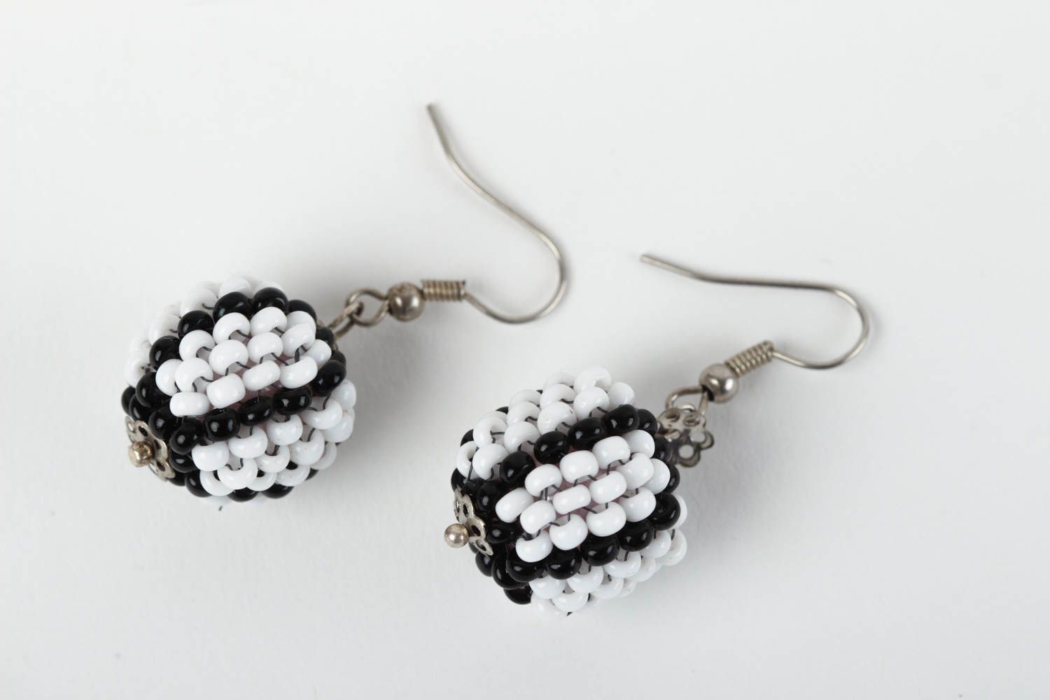 Stylish handmade beaded earrings ball earrings design beautiful jewellery photo 2