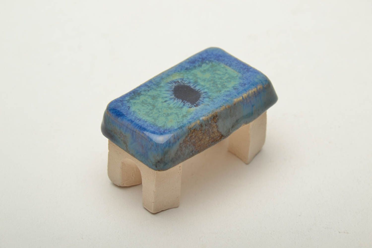 Tiny clay statuette of stool photo 2