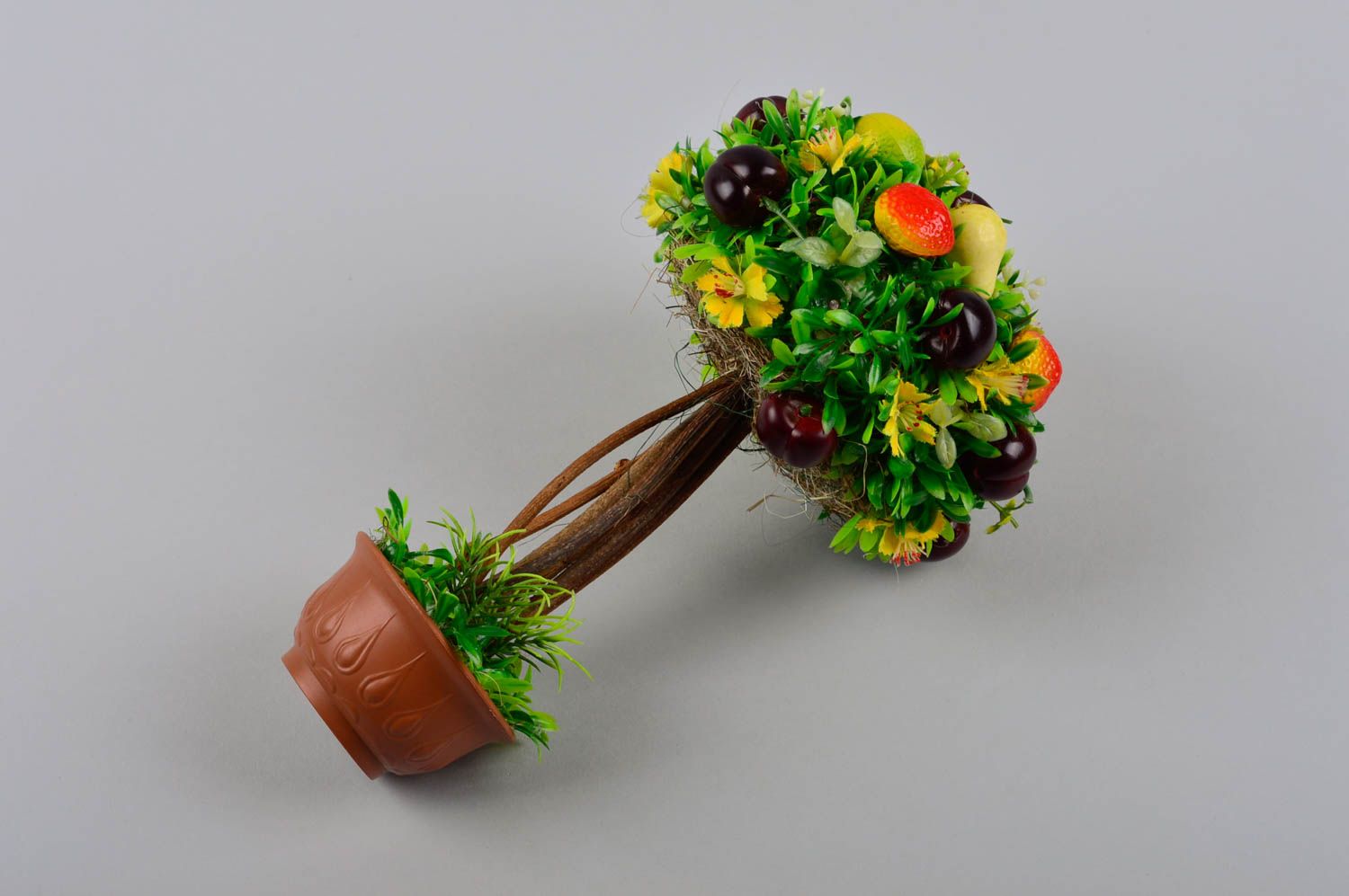 Árbol topiario hecho a mano composición de flores y frutas decoración de casa foto 5