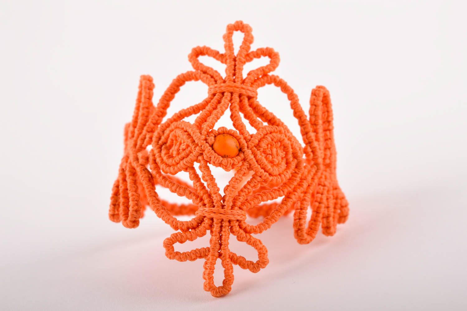 Модный браслет украшение ручной работы оранжевый украшение в технике макраме фото 3