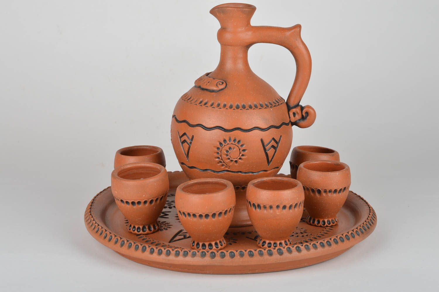 Juego de vajilla cerámica jarro de 750 ml 6 copas de 50 ml y bandeja artesanales foto 5