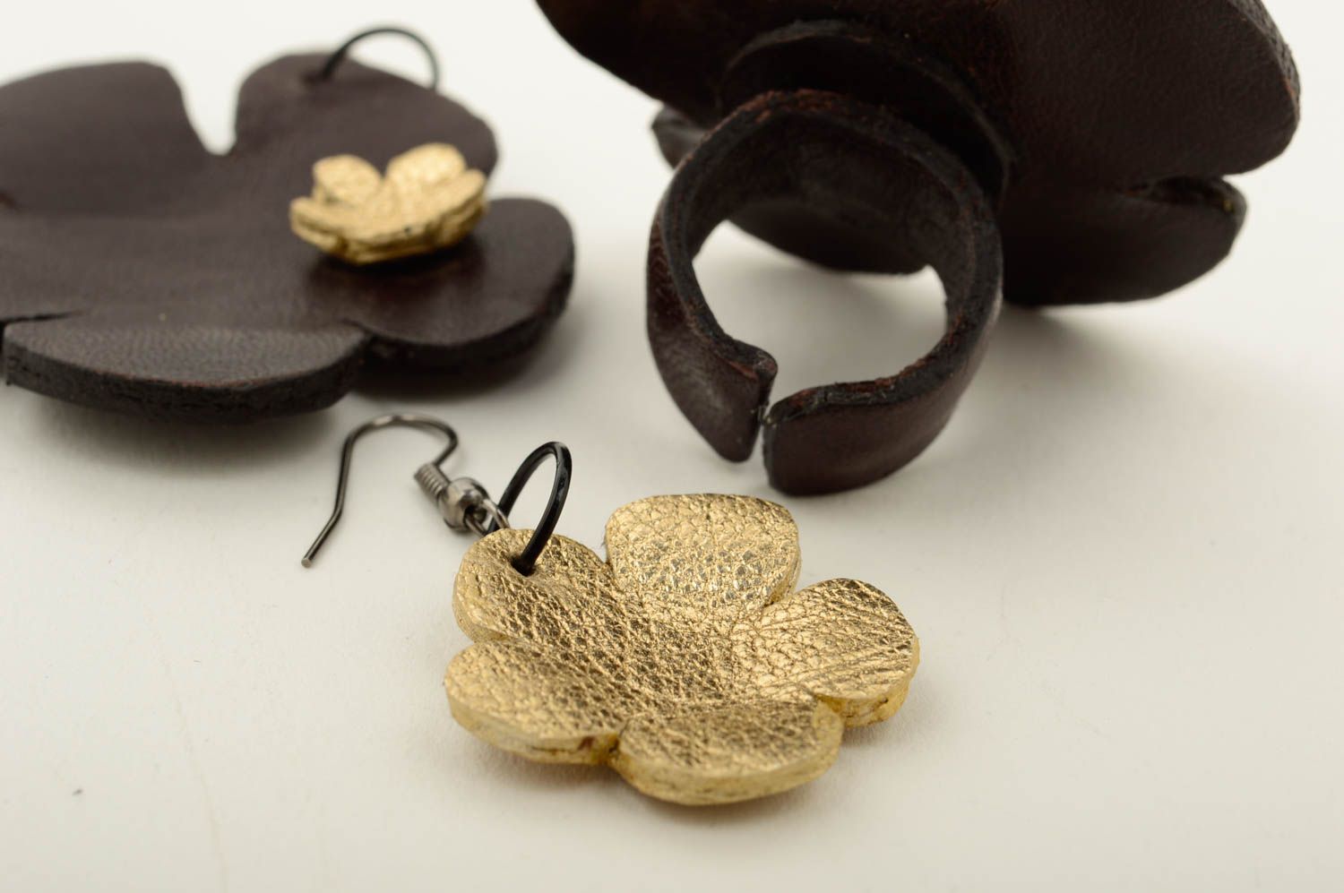 Boucles d'oreilles pendantes Bague fait main fleurs en cuir Cadeau femme photo 4