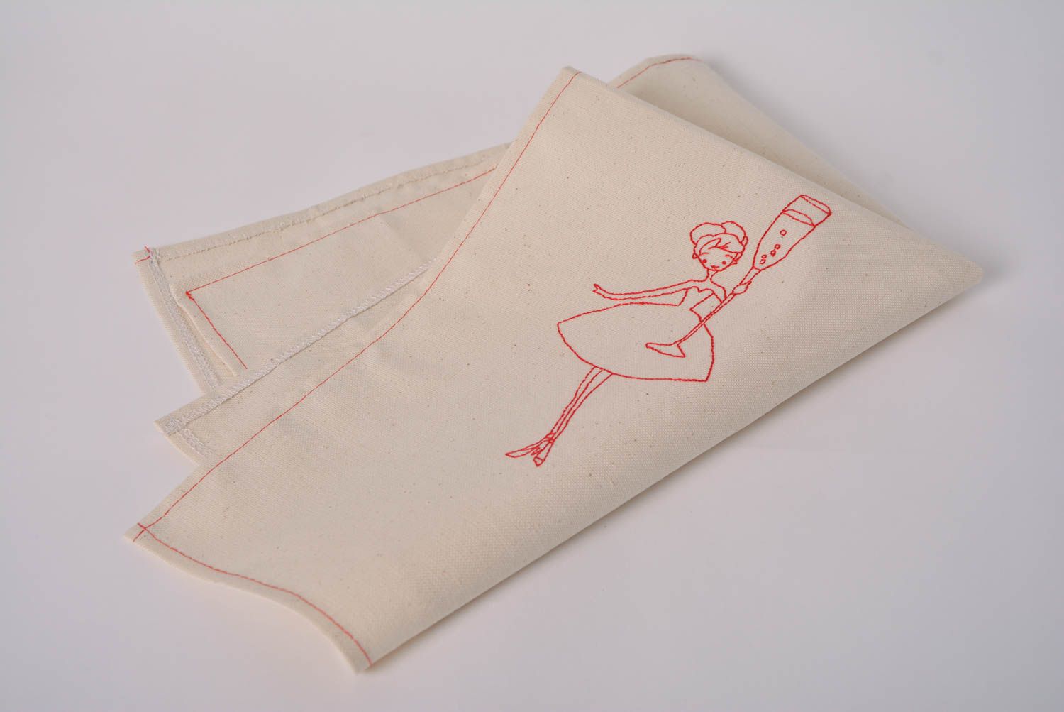 Тканевое полотенце кухонное из полульна с вышивкой ручной работы Девушка и бокал фото 3