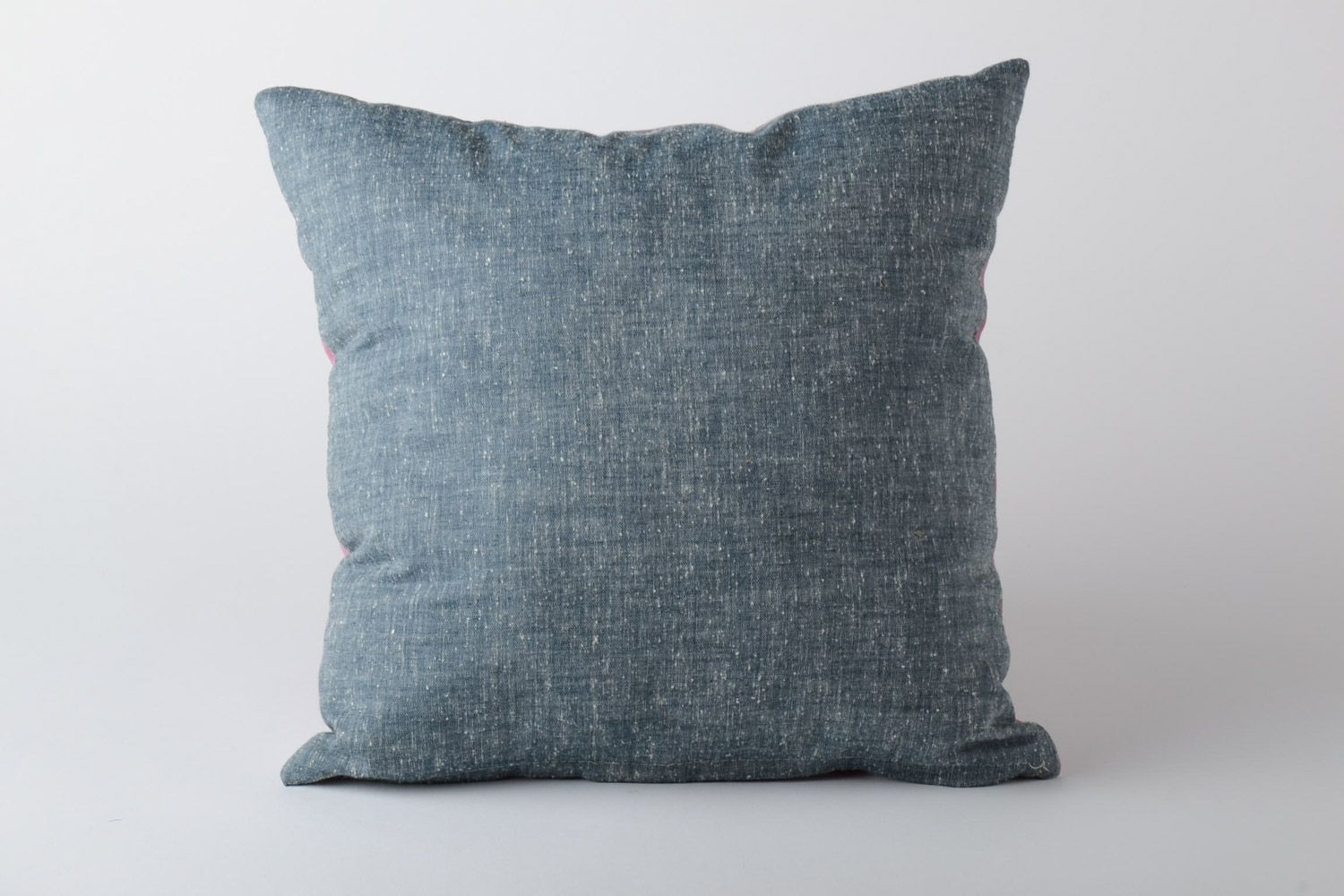 Мягкая диванная подушка со съемной наволочкой из ткани ручной работы Сердечки фото 4